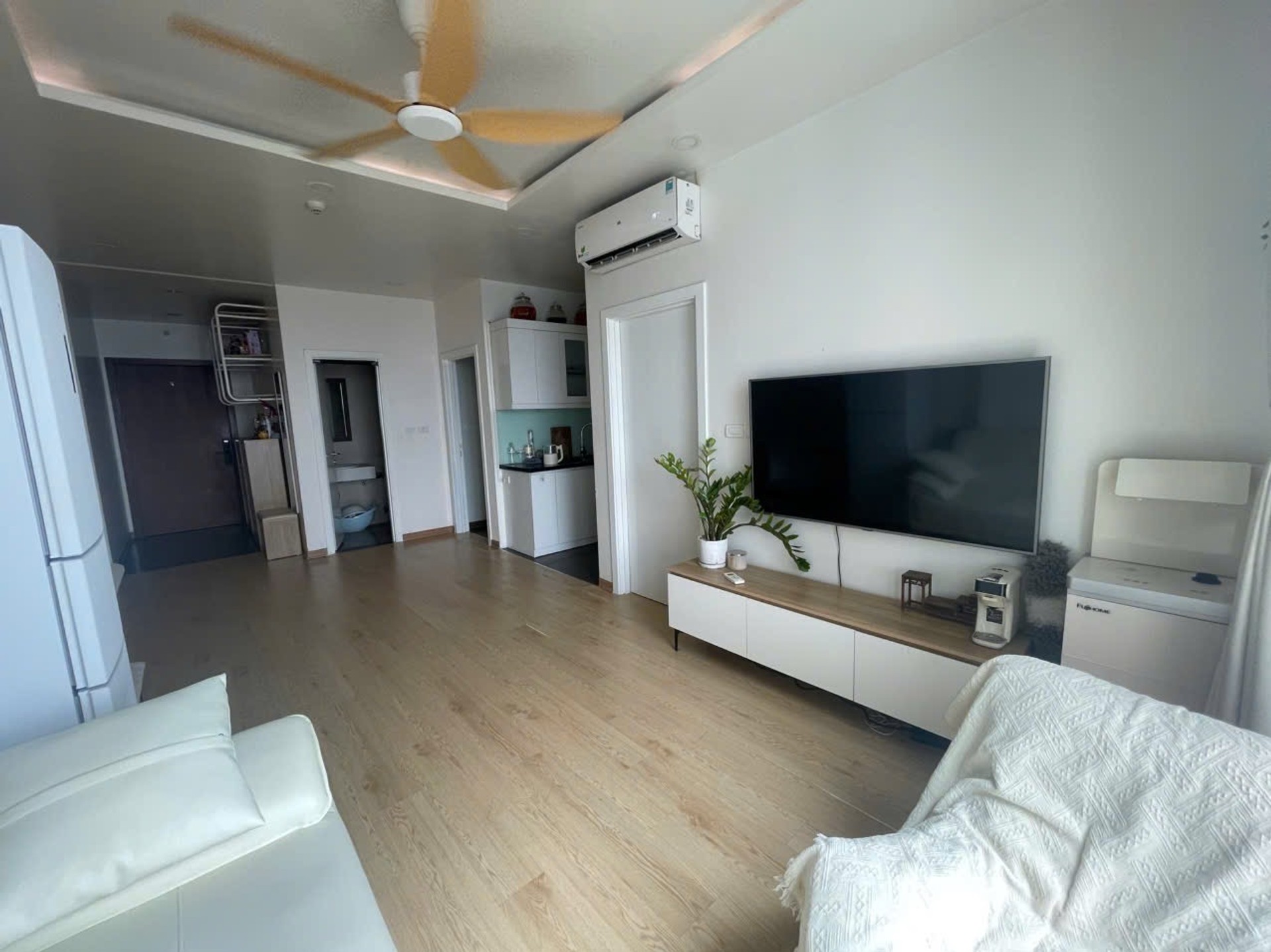 Bán nhà Đại Từ - diện tích 69m2 32 tầng - Căn hộ cao cấp, view hồ - giá 5,6 tỷ