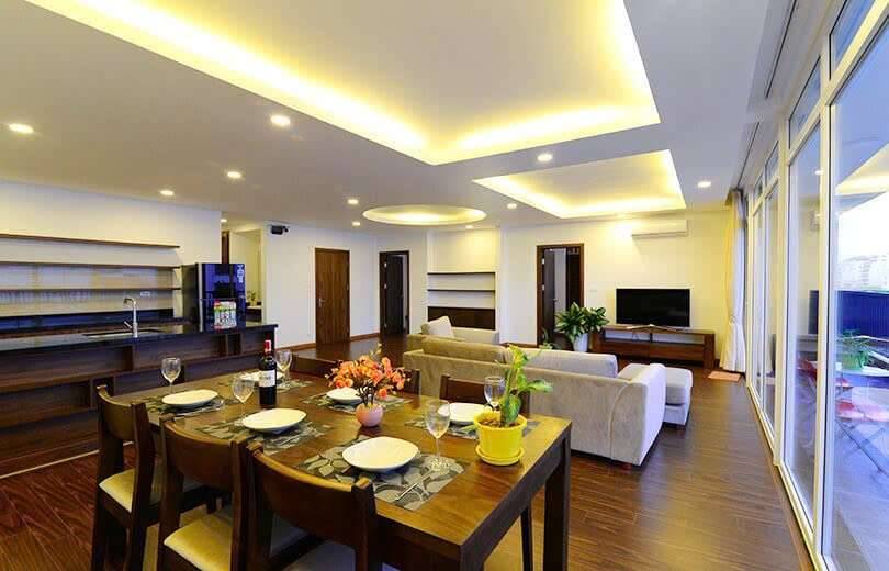 Bán nhà Từ Hoa - diện tích 186m2 9 tầng - ô tô tránh - giá 107 tỷ