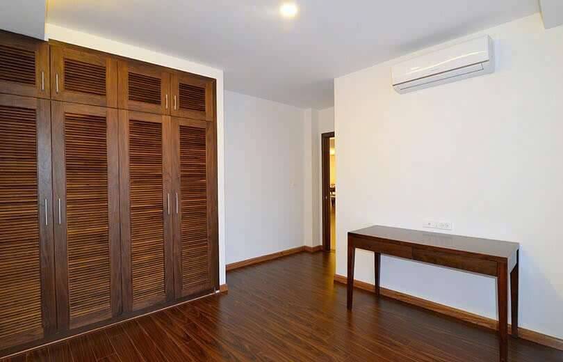 Bán nhà Từ Hoa - diện tích 186m2 9 tầng - ô tô tránh - giá 107 tỷ