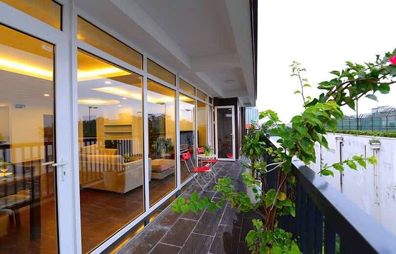 Bán nhà Từ Hoa - diện tích 186m2 9 tầng - ô tô tránh - giá 107 tỷ