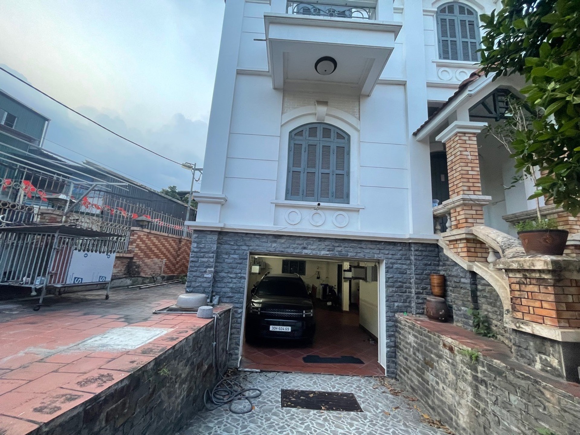 Bán nhà Thúy Lĩnh - diện tích 298m2 3 tầng - Ô TÔ - giá 45 tỷ
