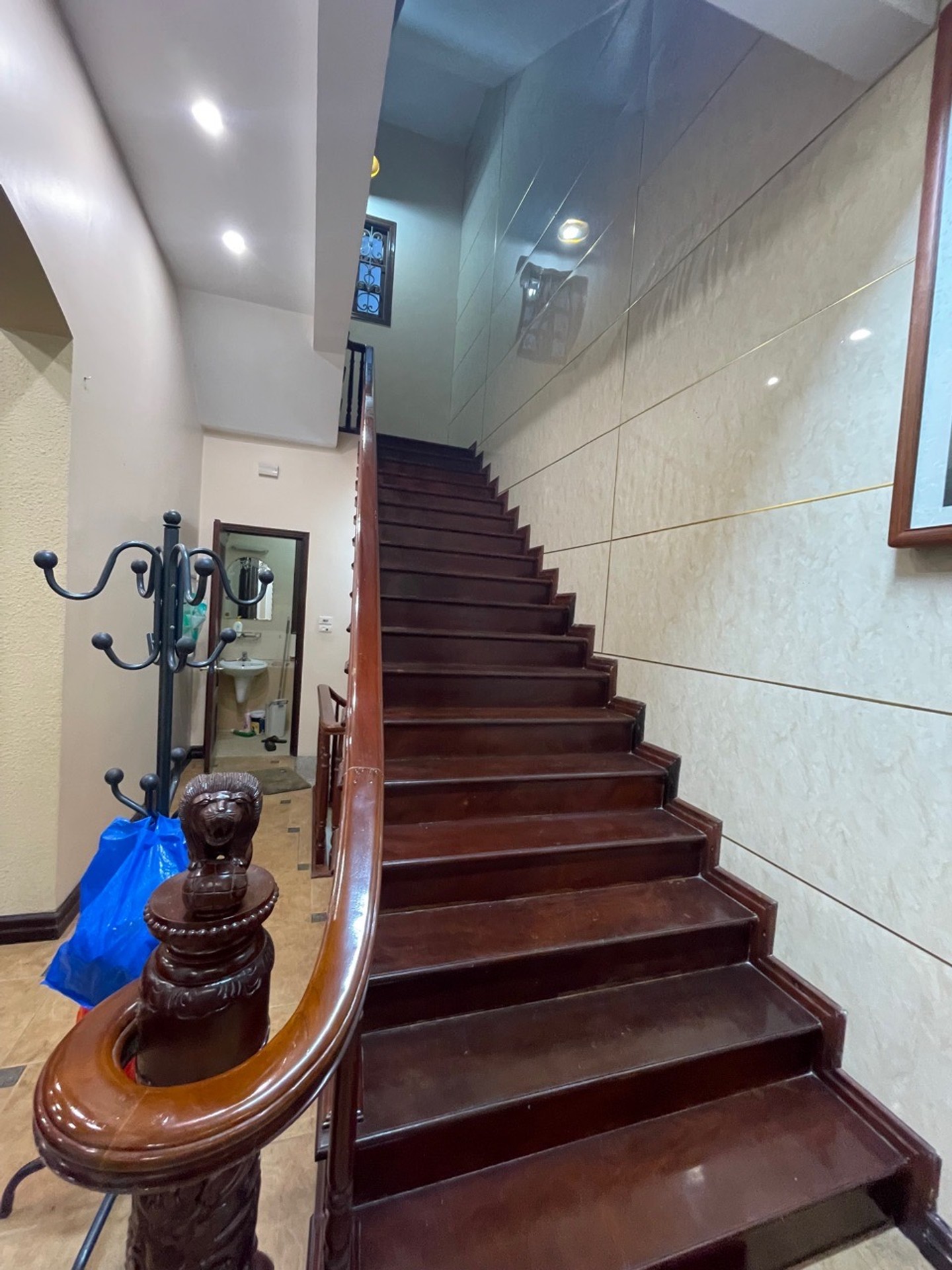 Bán nhà Thúy Lĩnh - diện tích 298m2 3 tầng - Ô TÔ - giá 45 tỷ