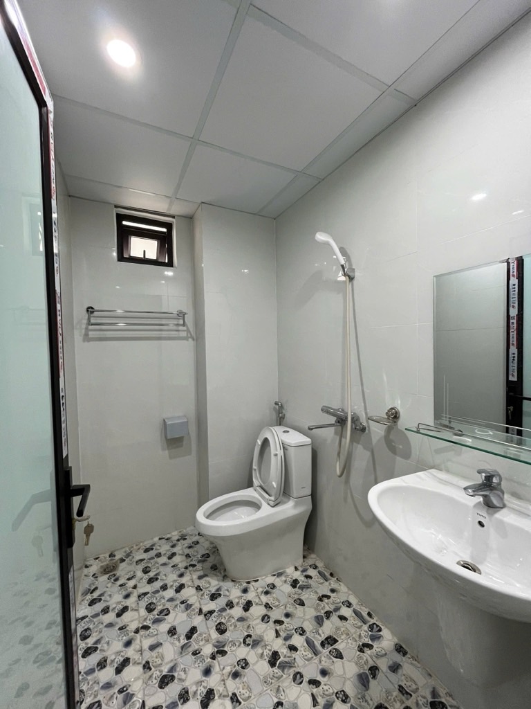 Bán nhà Tam Trinh - diện tích 30m2 5 tầng - Ô tô đỗ cổng - giá 6 tỷ