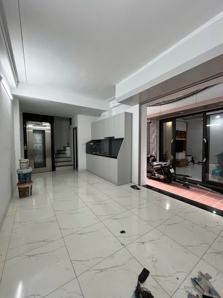 Bán nhà Tam Trinh - diện tích 30m2 5 tầng - Ô tô đỗ cổng - giá 6 tỷ