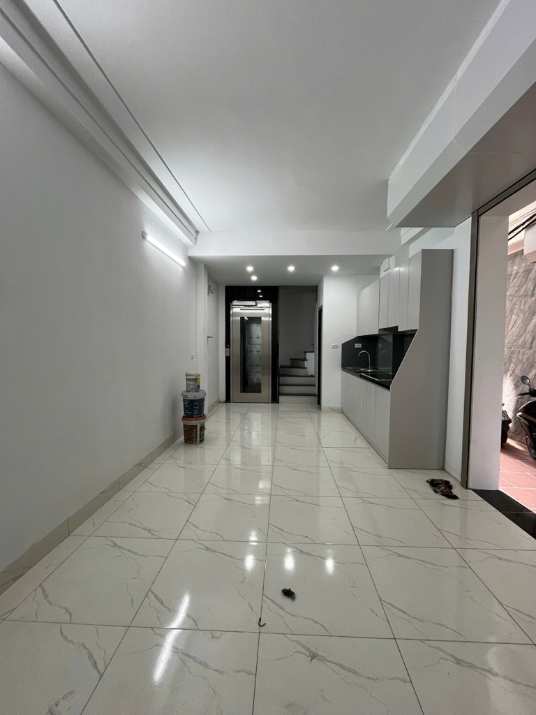 Bán nhà Tam Trinh - diện tích 30m2 5 tầng - Ô tô đỗ cổng - giá 6 tỷ
