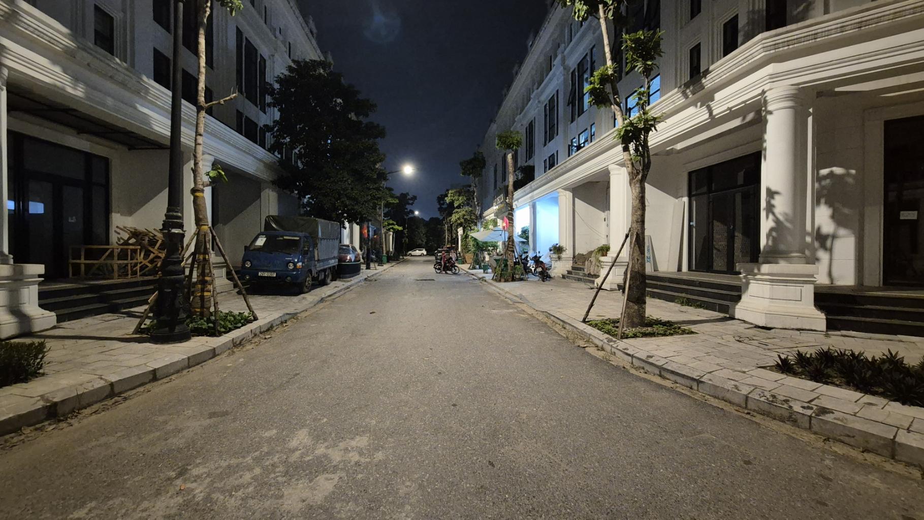 Bán nhà Louis Tân Mai - diện tích 196.6m2 5 tầng - Lô góc cực hiếm - giá 64 tỷ