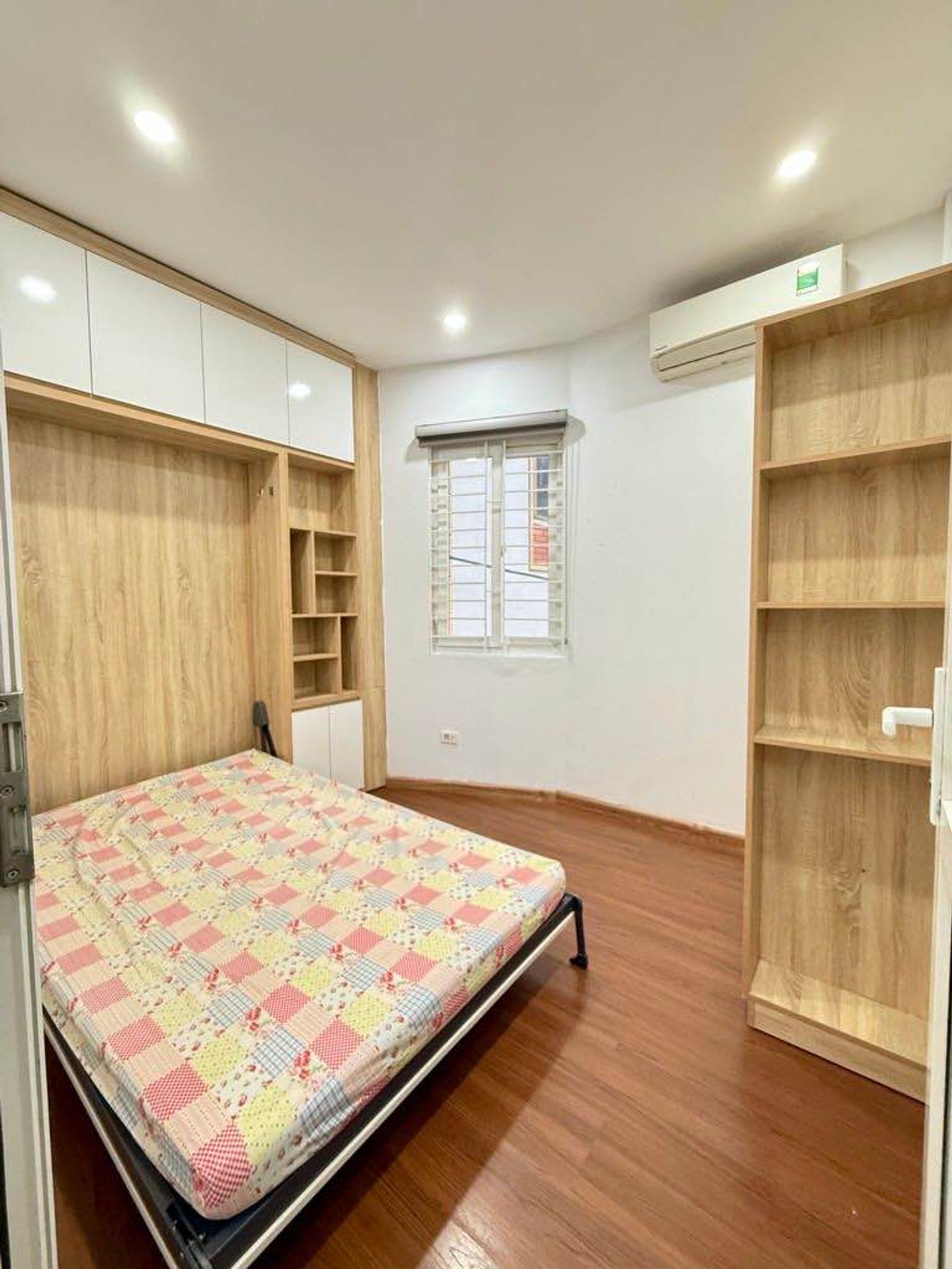 Bán nhà Định Công Hạ - diện tích 32m2 4 tầng - Lô góc 3 mặt ngõ - giá 7,5 tỷ