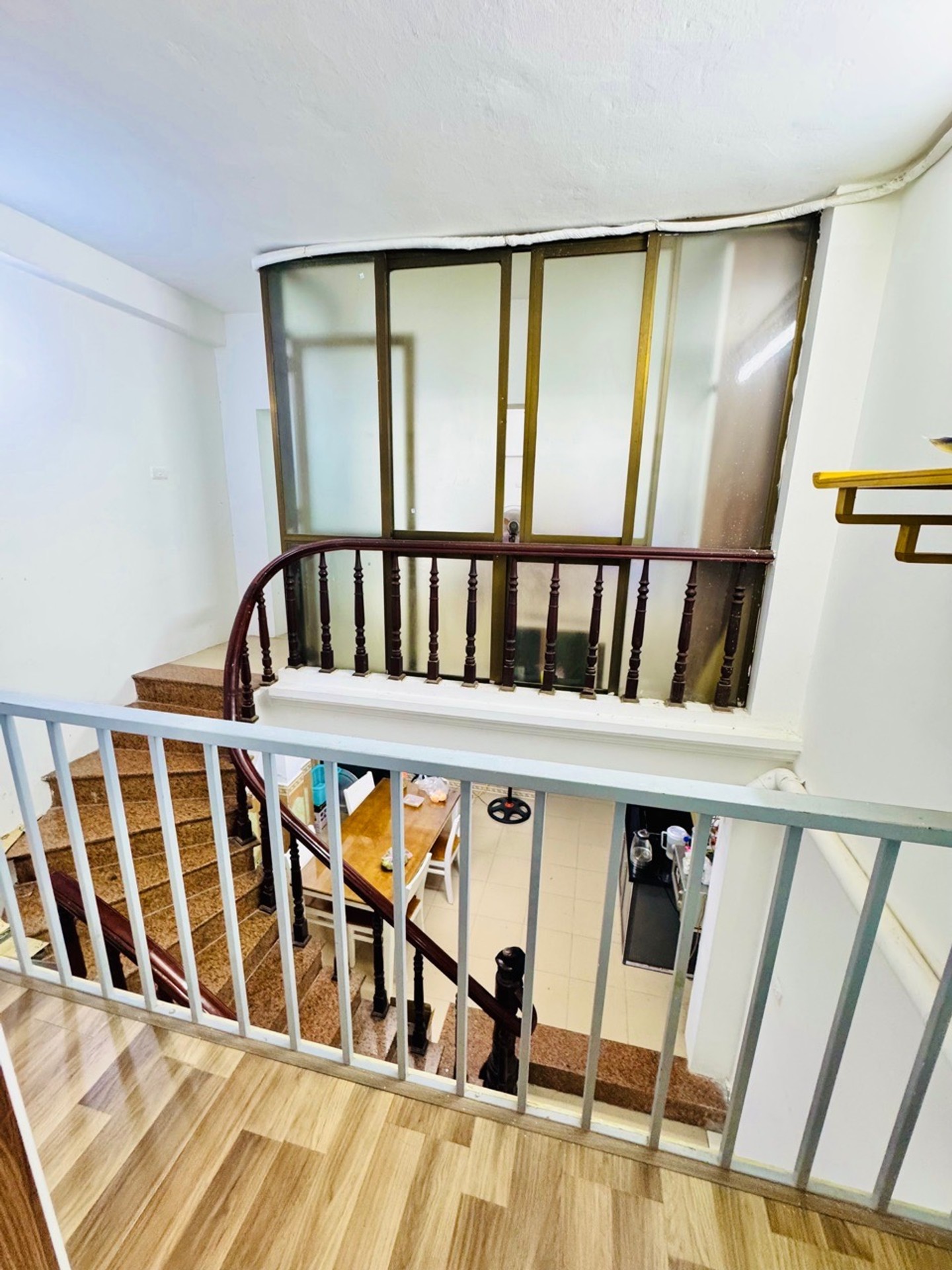 Bán nhà K tập thể Thanh Mai - diện tích 43m2 2 tầng - mặt ngõ chợ - giá 2 tỷ