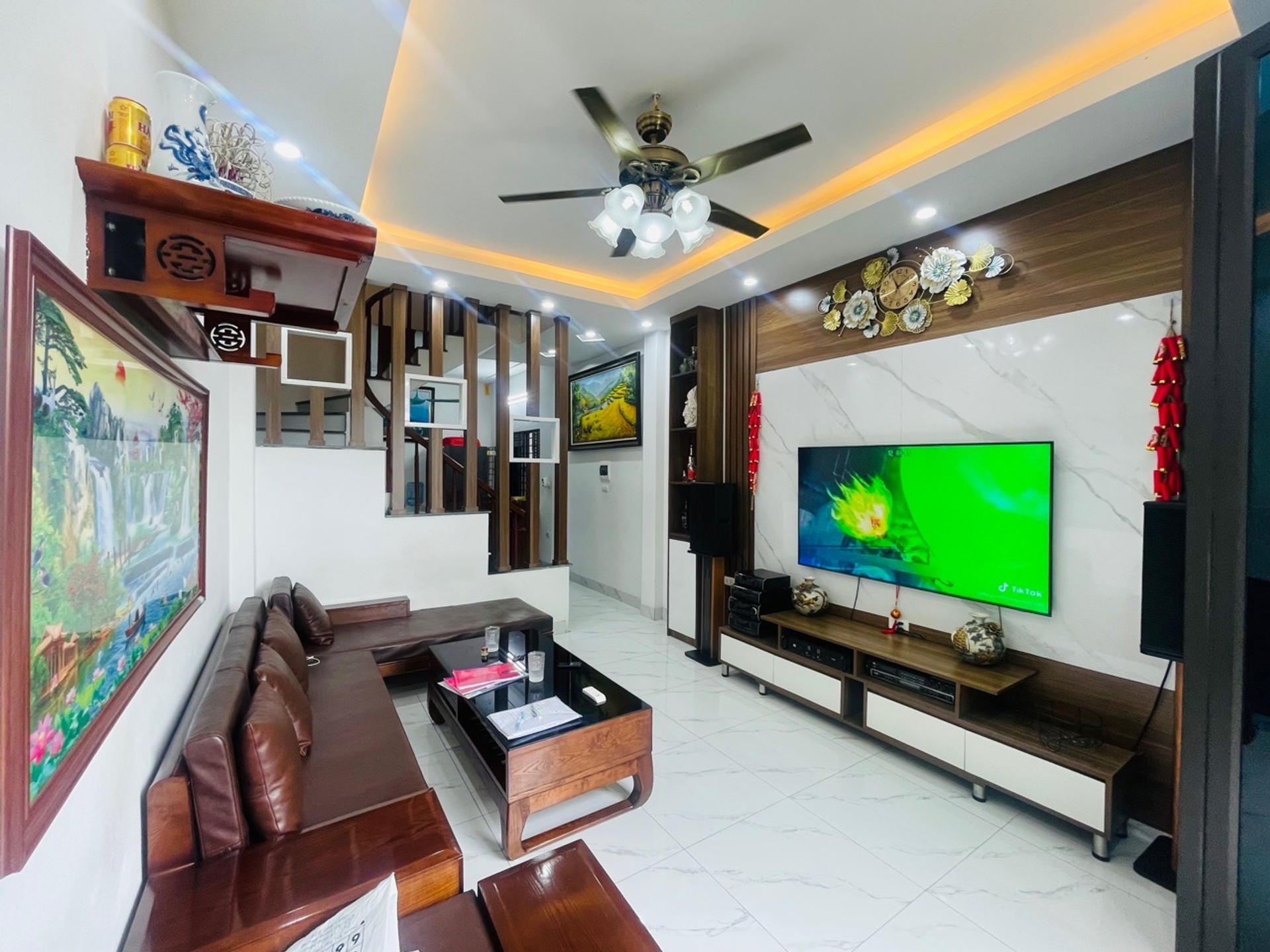 Bán nhà Định Công Hạ - diện tích 36m2 2 tầng - ô tô đỗ cửa - giá 3,1 tỷ