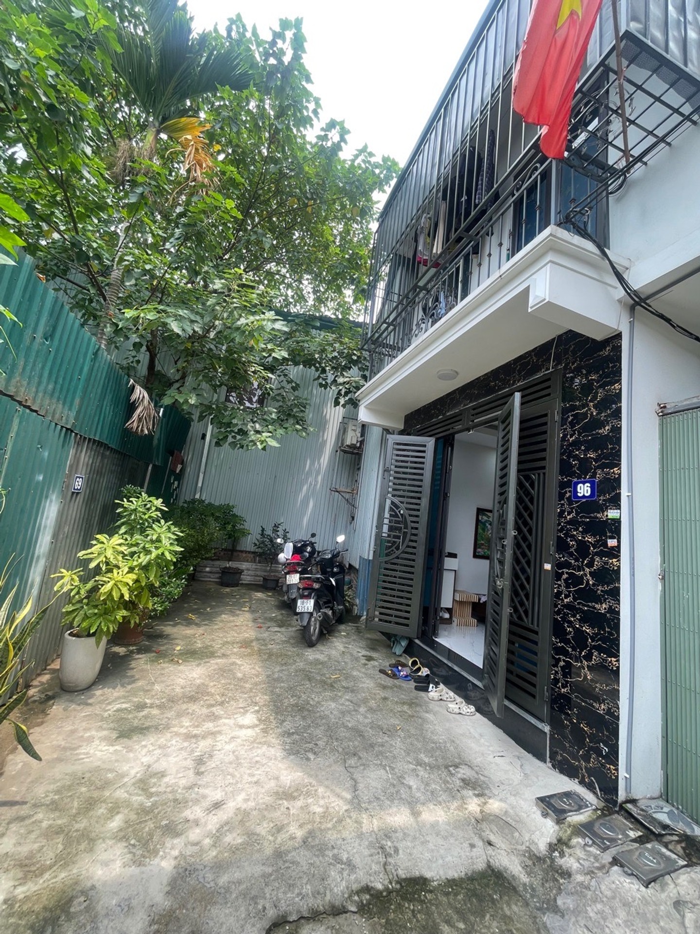 Bán nhà Định Công Hạ - diện tích 36m2 2 tầng - ô tô đỗ cửa - giá 3,1 tỷ