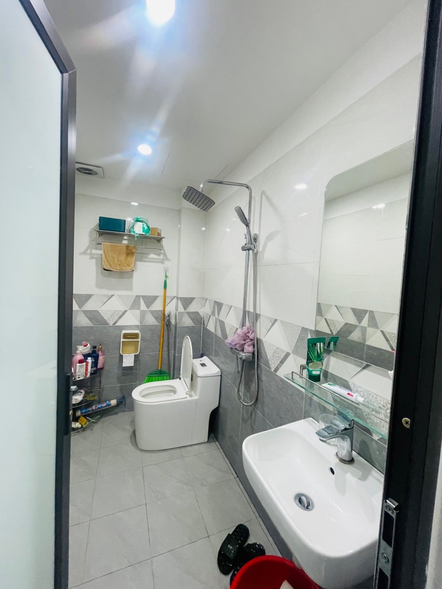 Bán nhà Định Công Hạ - diện tích 36m2 2 tầng - ô tô đỗ cửa - giá 3,1 tỷ