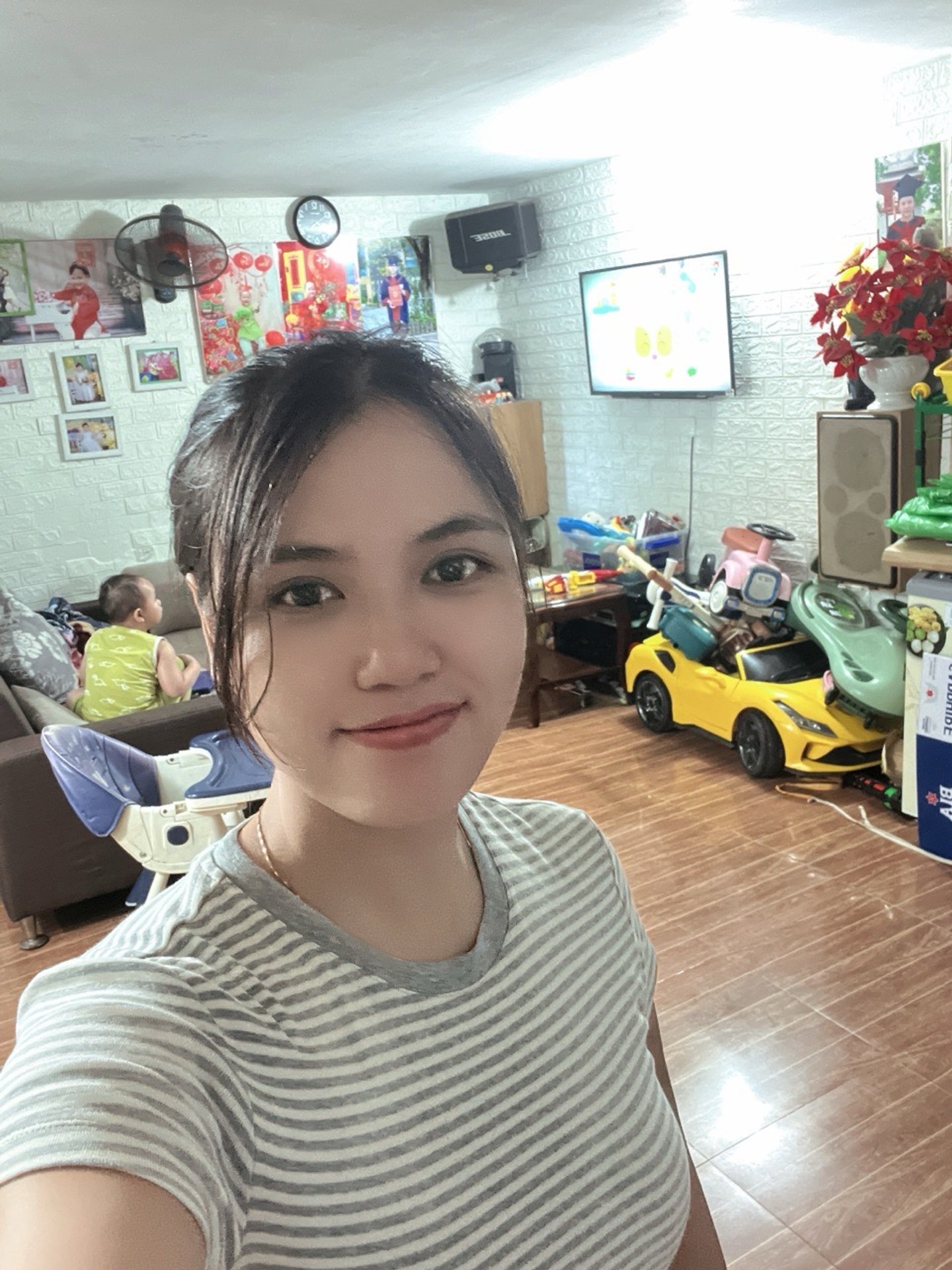 Bán nhà Đông Thiên - diện tích 30m2 2 tầng - ô tô đỗ cửa - giá 3,2 tỷ