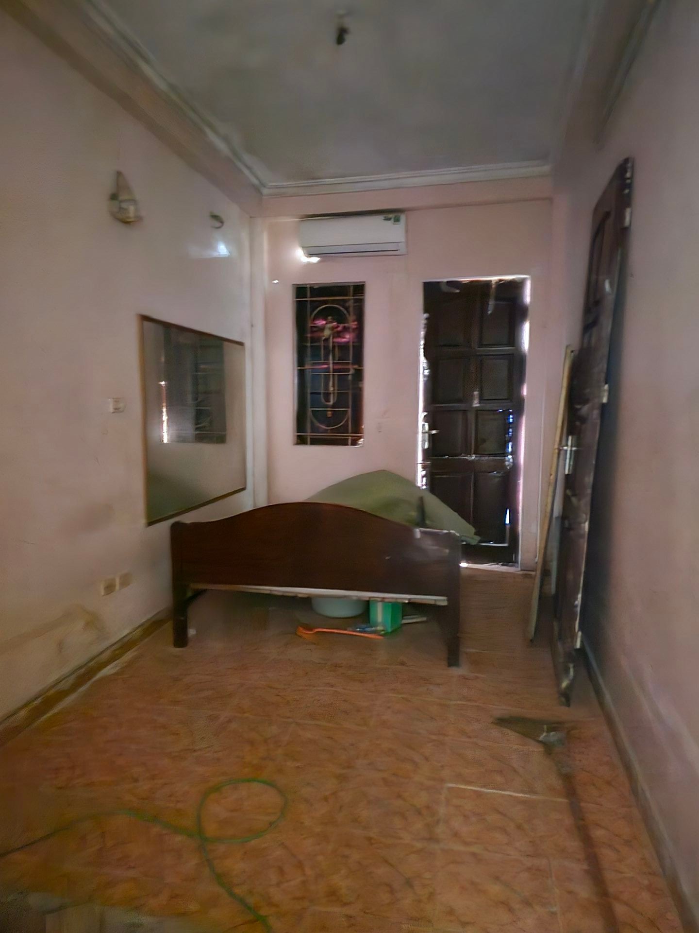 Bán nhà Ngọc Hồi - diện tích 35m2 5 tầng - Sổ đỏ đất ở lâu dài - giá 9 tỷ