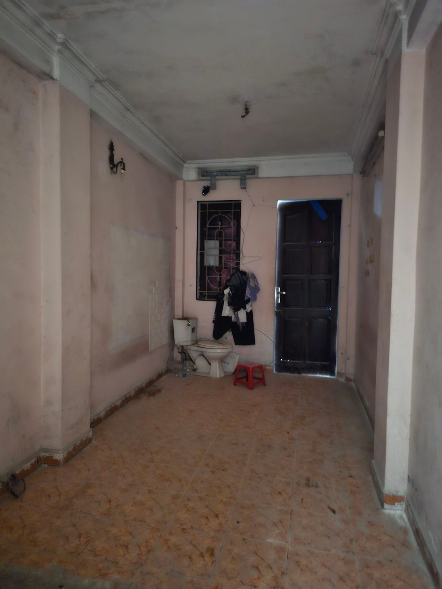 Bán nhà Ngọc Hồi - diện tích 35m2 5 tầng - Sổ đỏ đất ở lâu dài - giá 9 tỷ