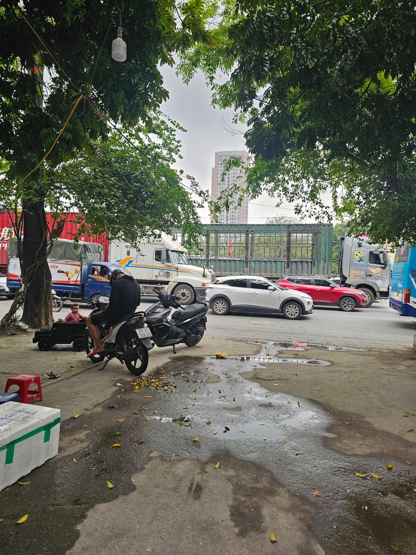 Bán nhà Ngọc Hồi - diện tích 35m2 5 tầng - Sổ đỏ đất ở lâu dài - giá 9 tỷ
