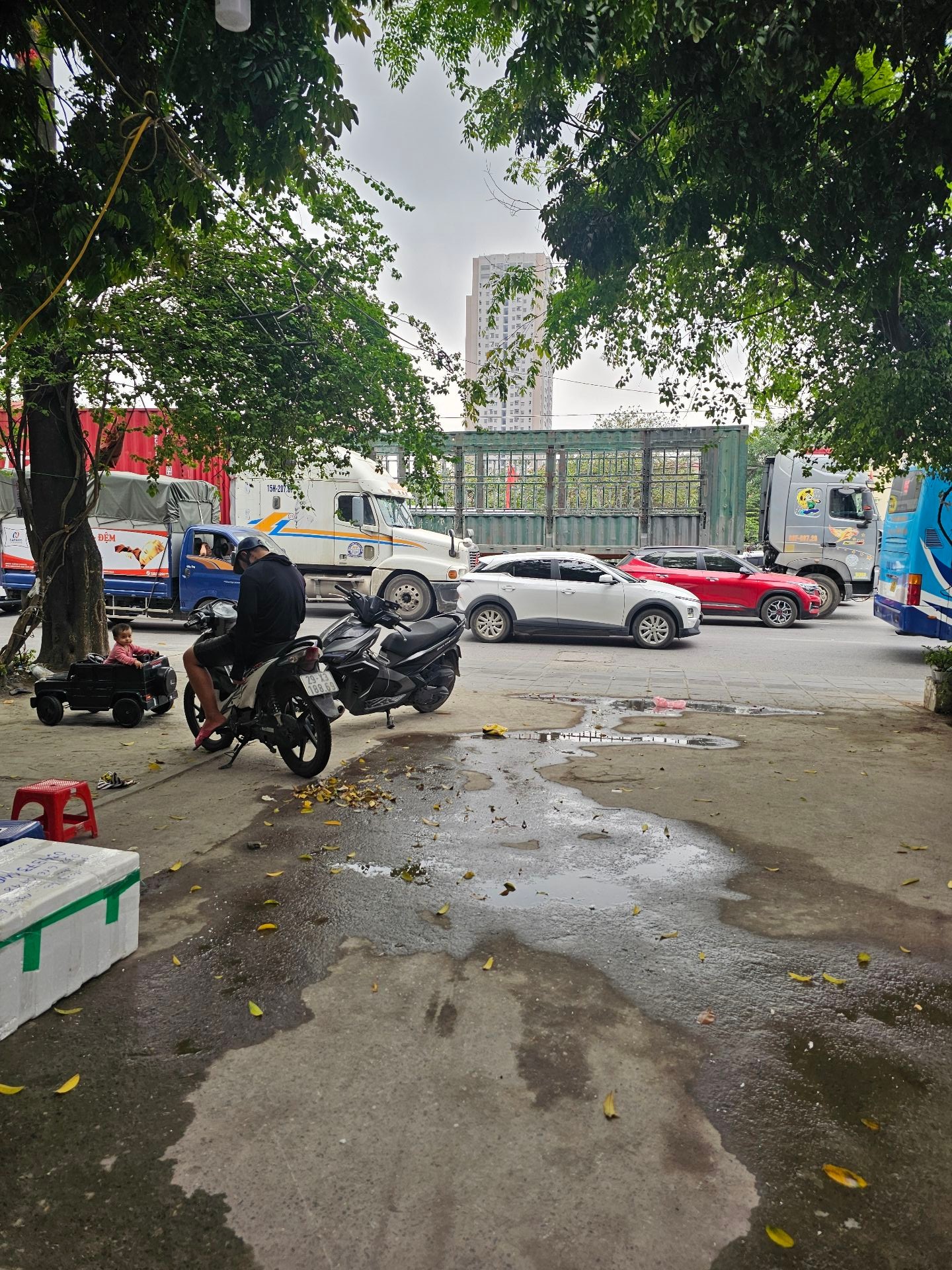 Bán nhà Ngọc Hồi - diện tích 35m2 5 tầng - Sổ đỏ đất ở lâu dài - giá 9 tỷ