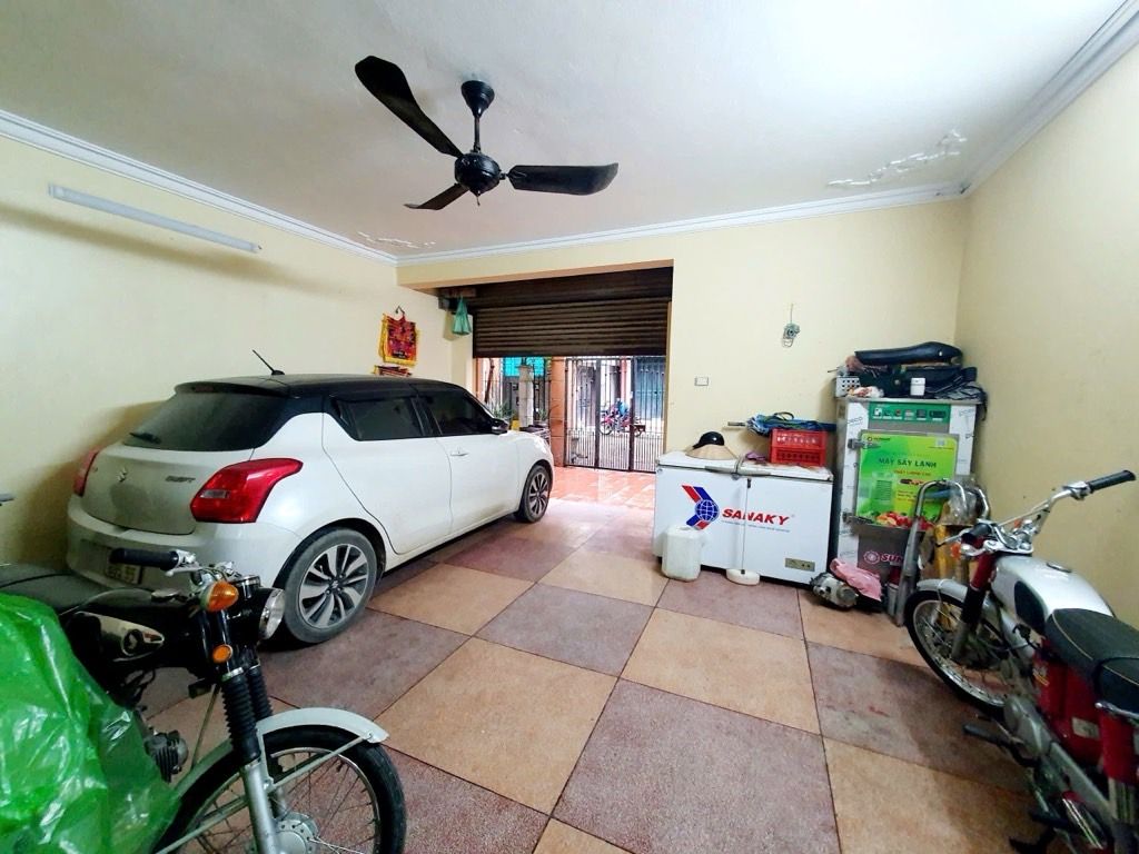 Bán nhà Xã Đàn - diện tích 161m2 5 tầng - Lô góc 3 mặt thoáng - giá 65 tỷ