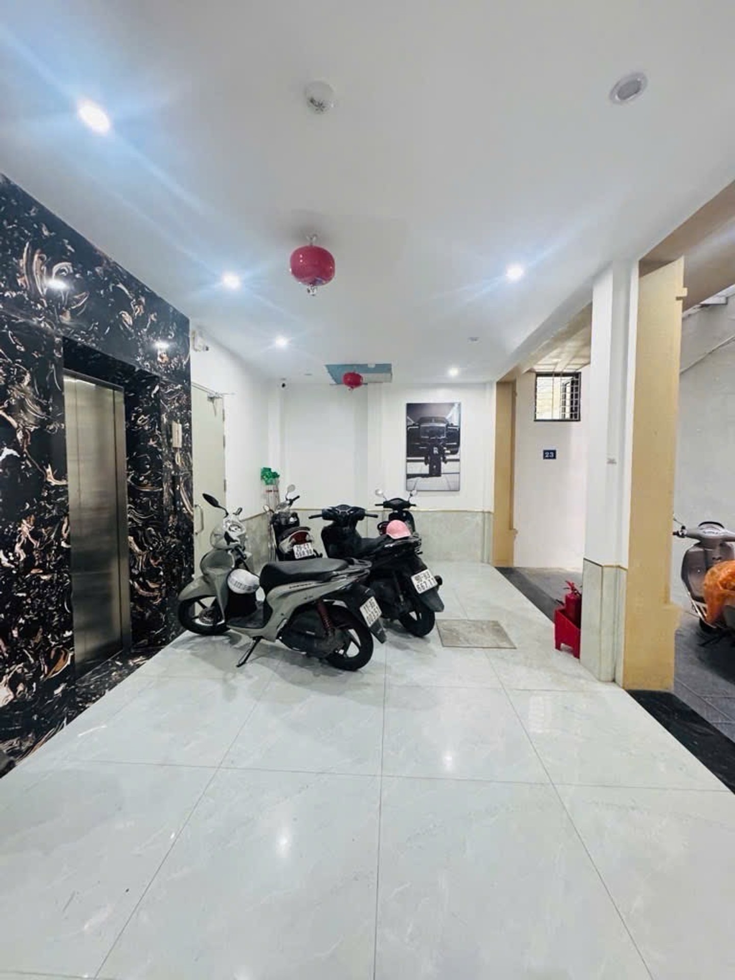 Bán nhà Định Công Thượng - diện tích 55m2 6 tầng - ô tô lùi cửa - giá 14,8 tỷ
