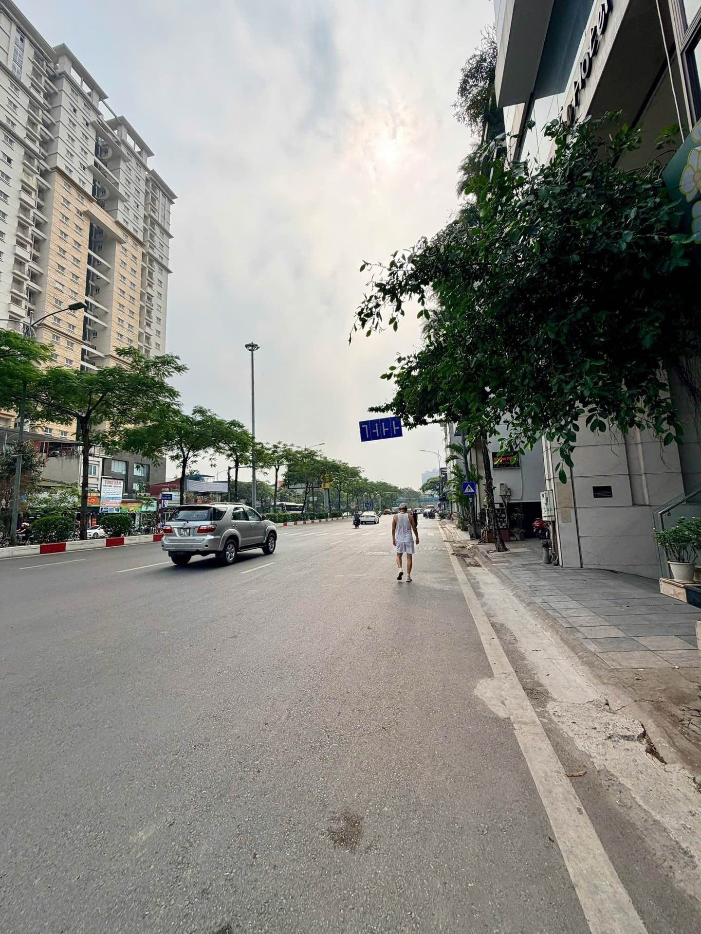 Bán nhà Đại Cồ Việt - diện tích 49,3m2 4 tầng - Hẻm xe máy - giá 25 tỷ