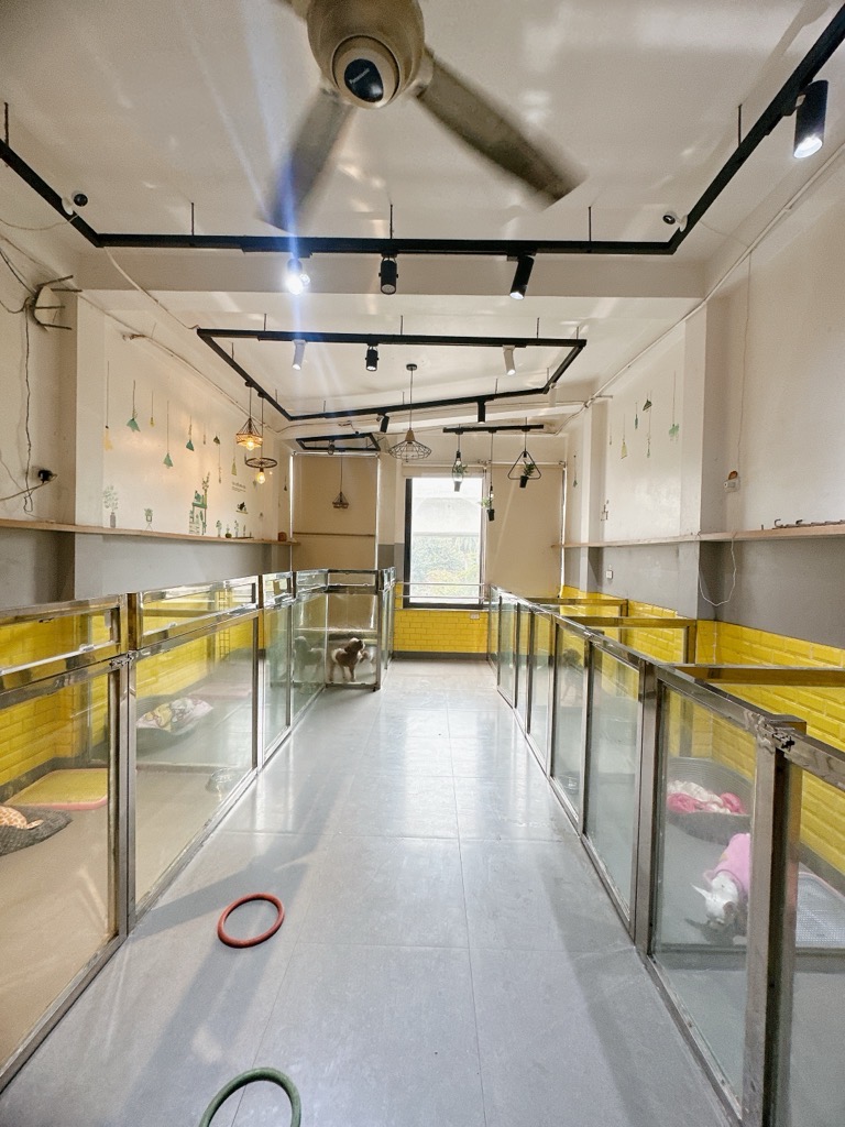 Bán nhà Hoàng Cầu - diện tích 54m2 5 tầng - 2 mặt ngõ - giá 27 tỷ