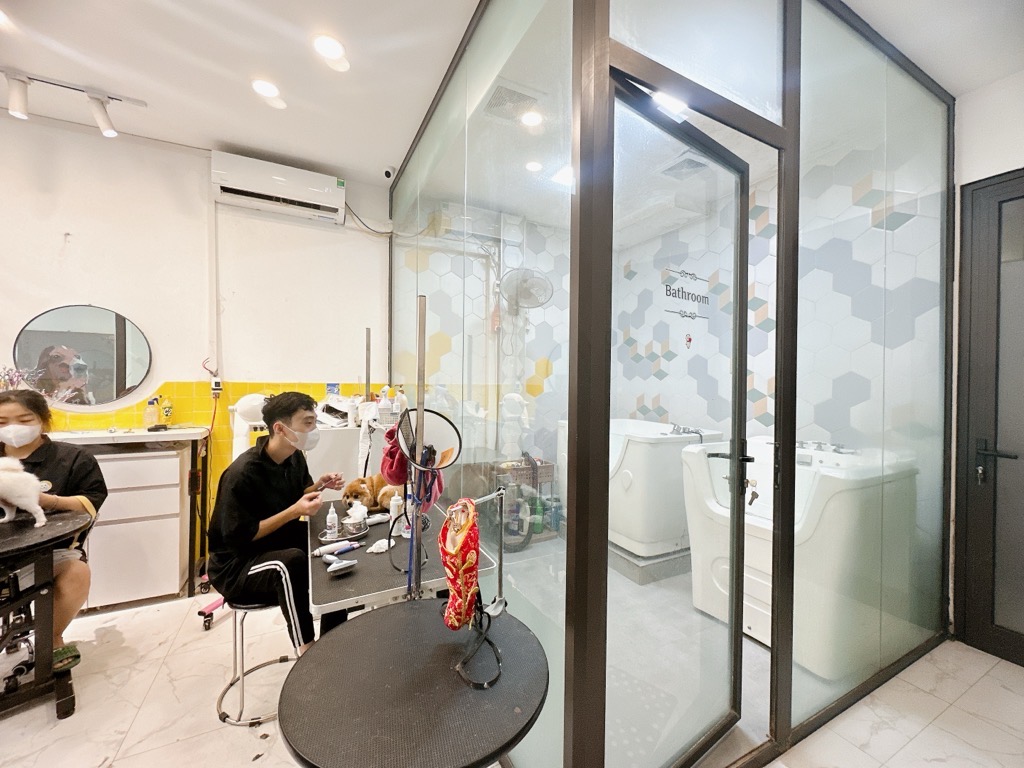 Bán nhà Hoàng Cầu - diện tích 54m2 5 tầng - 2 mặt ngõ - giá 27 tỷ