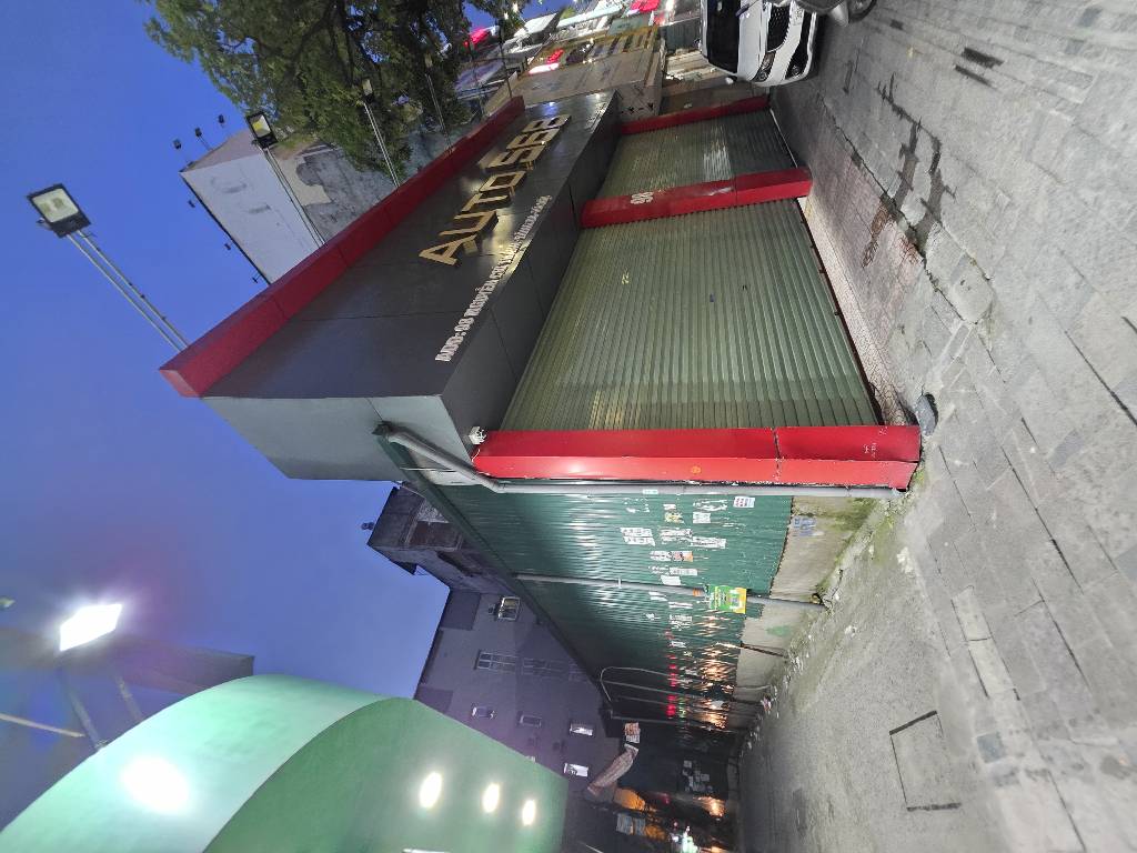 Bán nhà Nguyễn Chí Thanh - diện tích 393.5m2 1 tầng - Mặt phố và 2 mặt ngõ - giá 256 tỷ