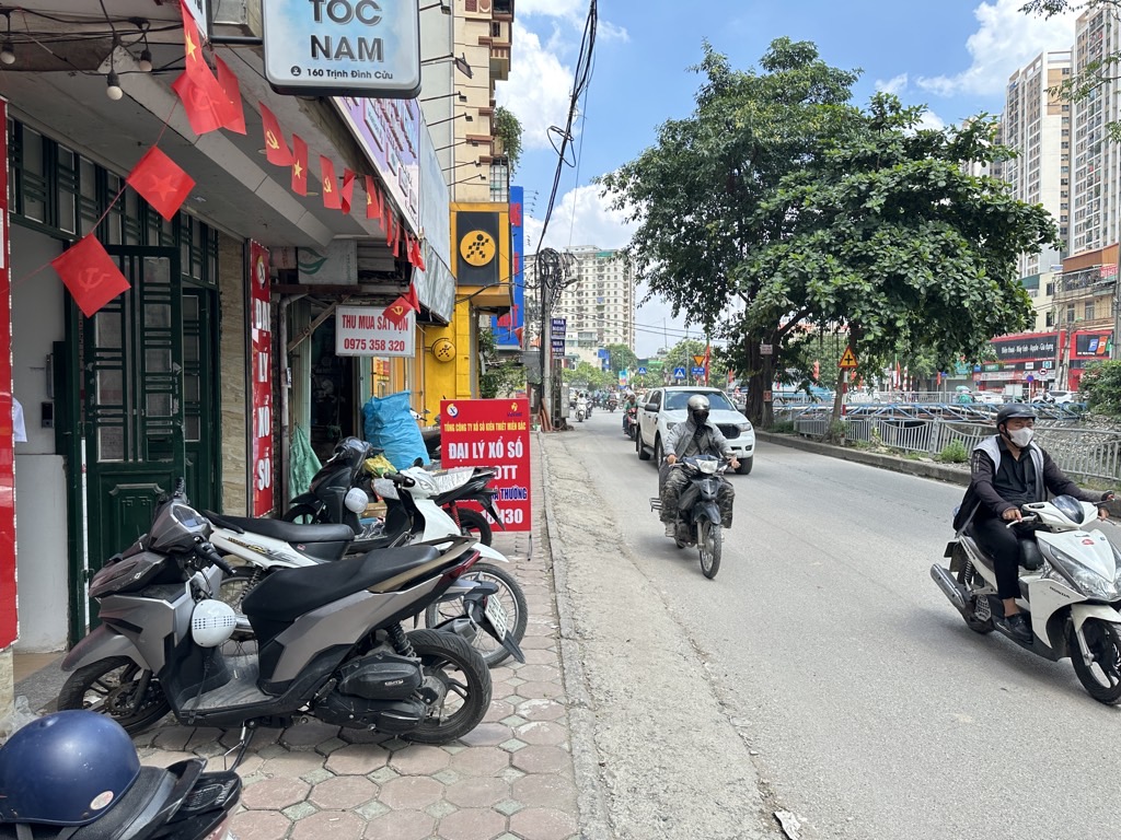 Bán nhà Trịnh Đình Cửu - diện tích 47m2 6 tầng - Mặt phố vỉa hè rộng - giá 26,8 tỷ