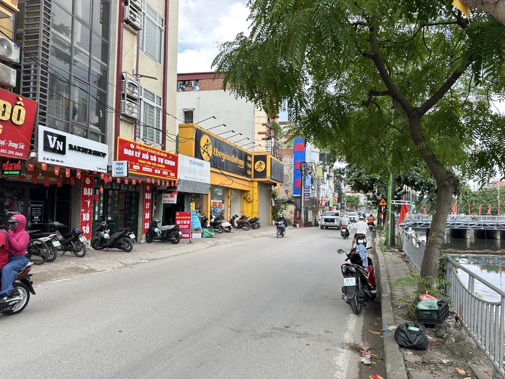 Bán nhà Trịnh Đình Cửu - diện tích 47m2 6 tầng - Mặt phố vỉa hè rộng - giá 26,8 tỷ