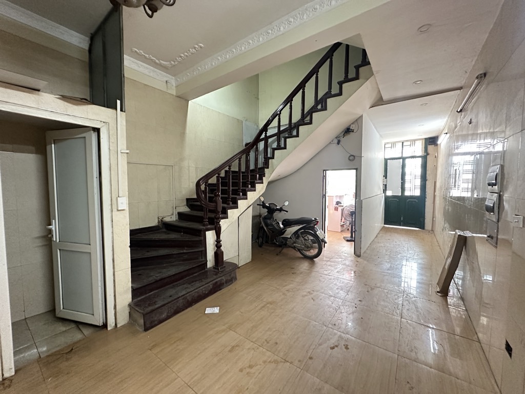 Bán nhà Trịnh Đình Cửu - diện tích 47m2 6 tầng - Mặt phố vỉa hè rộng - giá 26,8 tỷ