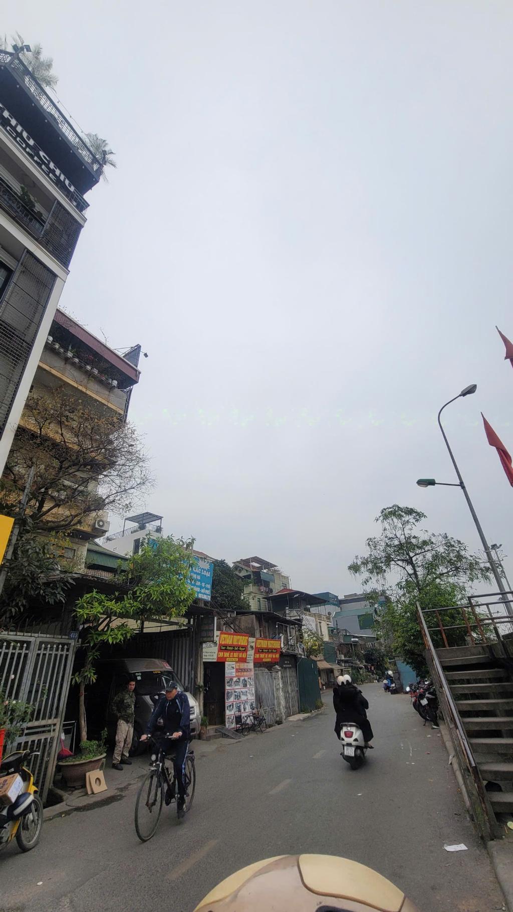 Bán nhà Hồng Hà - diện tích 62m2 3 tầng - ô tô tránh - giá 30 tỷ