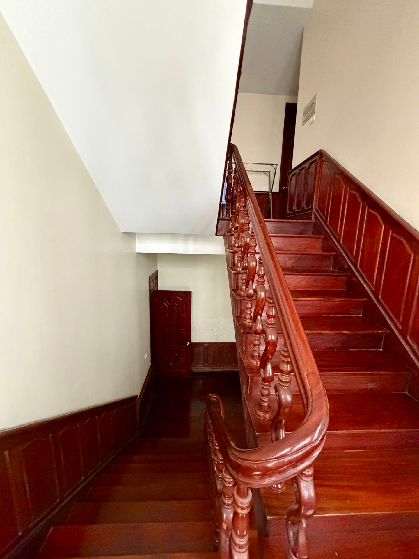 Bán nhà Nguyễn Duy Trinh - diện tích 253.7m2 4 tầng - Lô góc 3 mặt thoáng - giá 92 tỷ