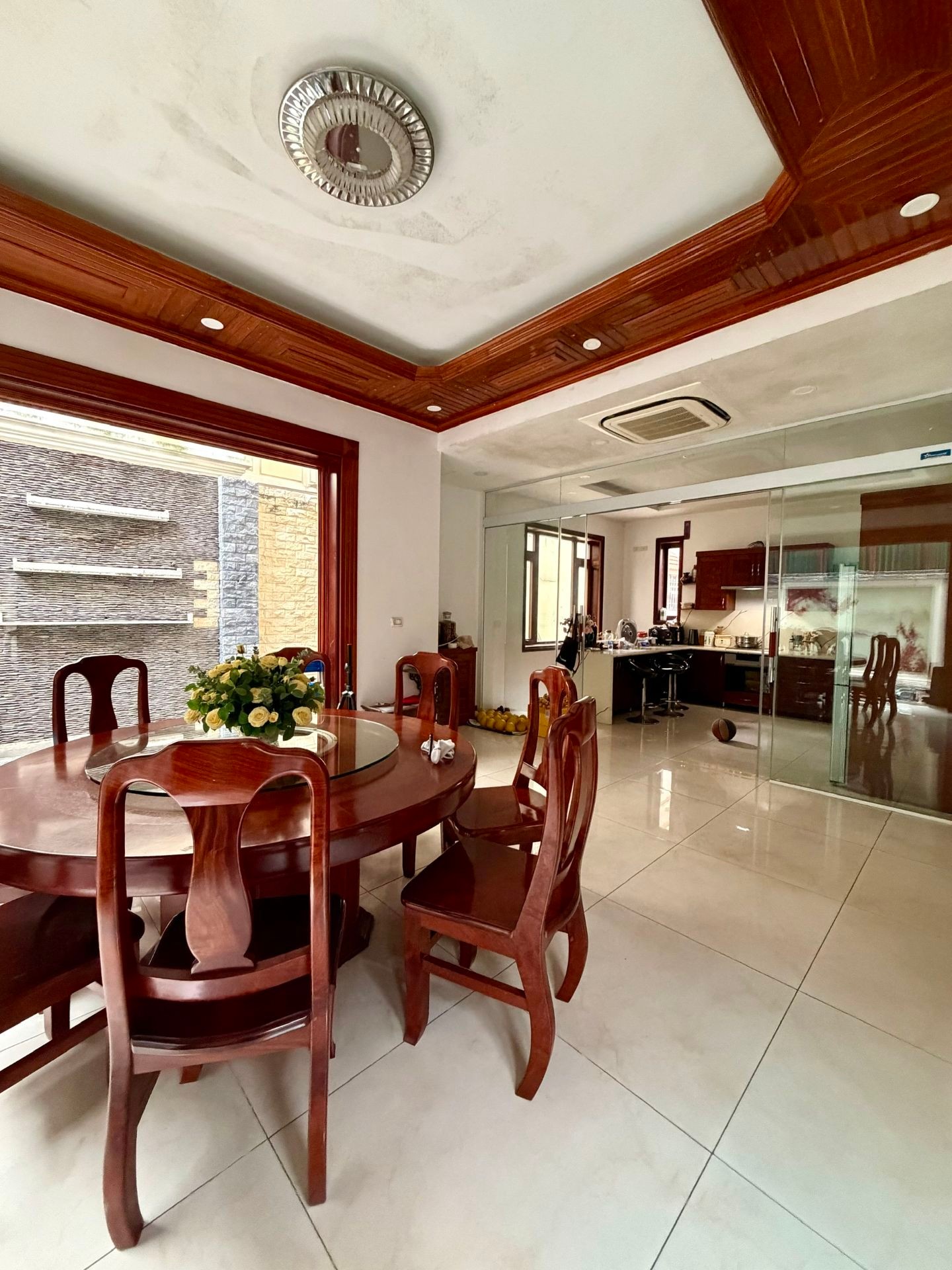 Bán nhà Nguyễn Duy Trinh - diện tích 253.7m2 4 tầng - Lô góc 3 mặt thoáng - giá 92 tỷ