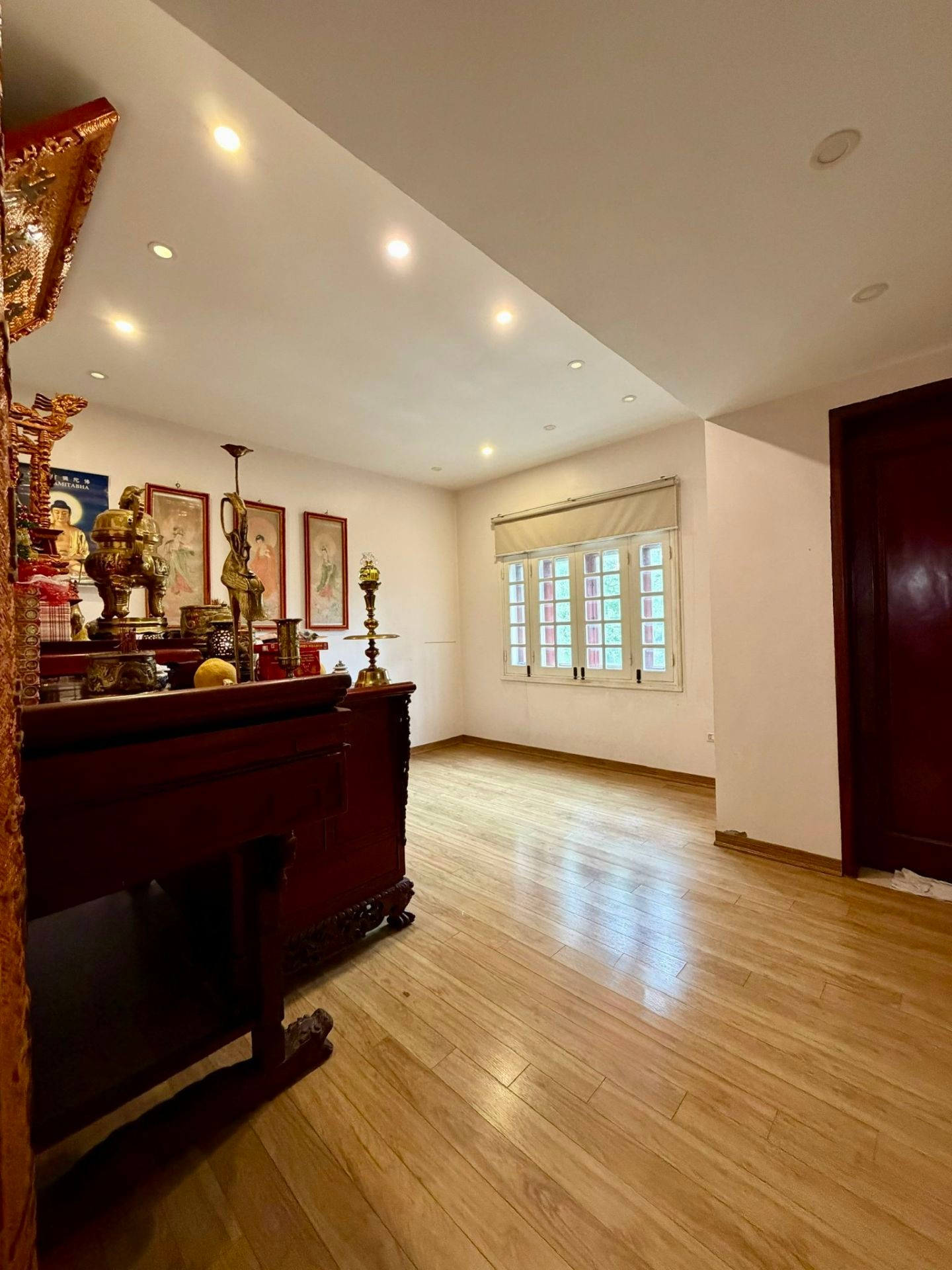 Bán nhà Nguyễn Duy Trinh - diện tích 253.7m2 4 tầng - Lô góc 3 mặt thoáng - giá 92 tỷ