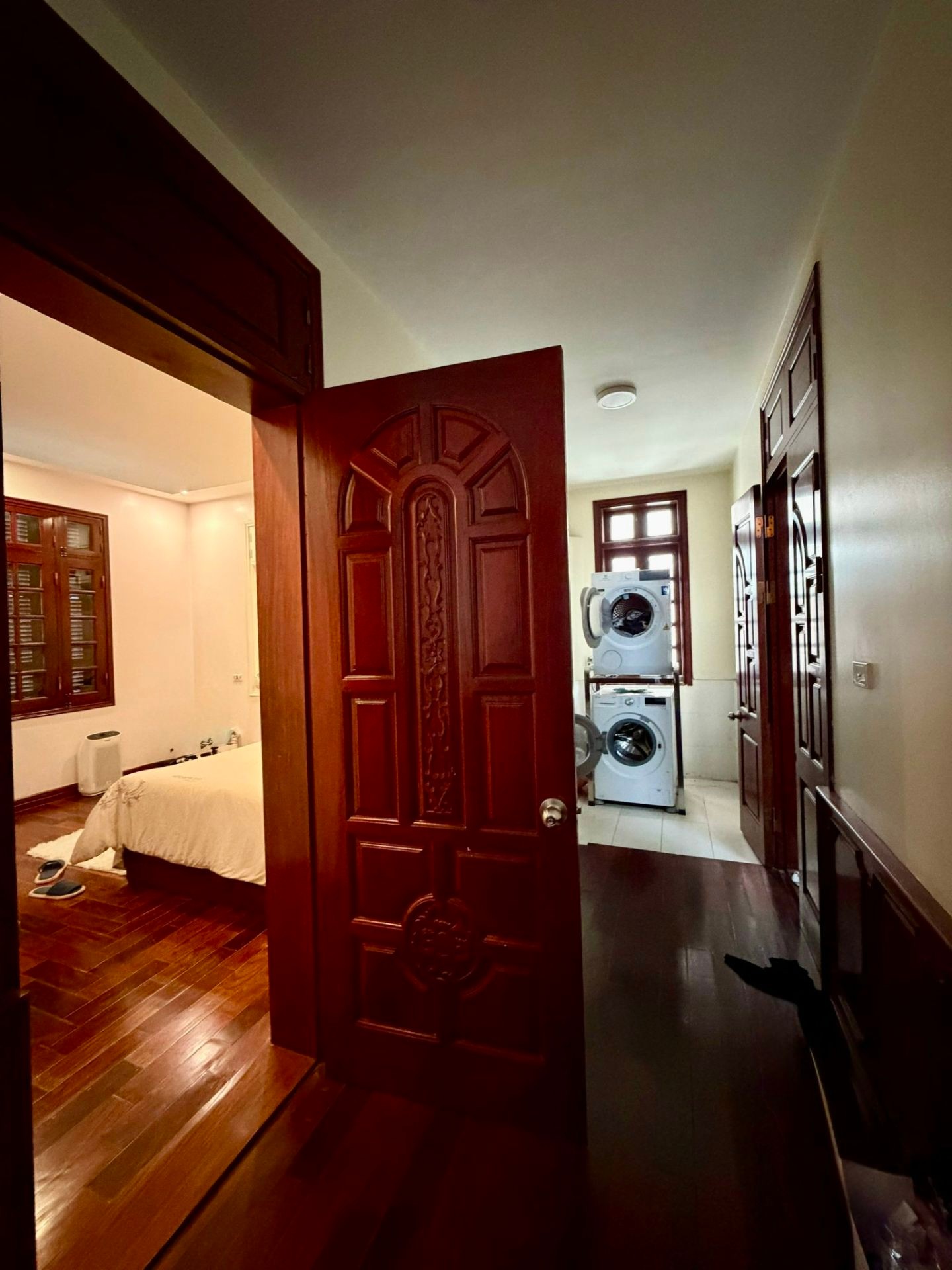 Bán nhà Nguyễn Duy Trinh - diện tích 253.7m2 4 tầng - Lô góc 3 mặt thoáng - giá 92 tỷ