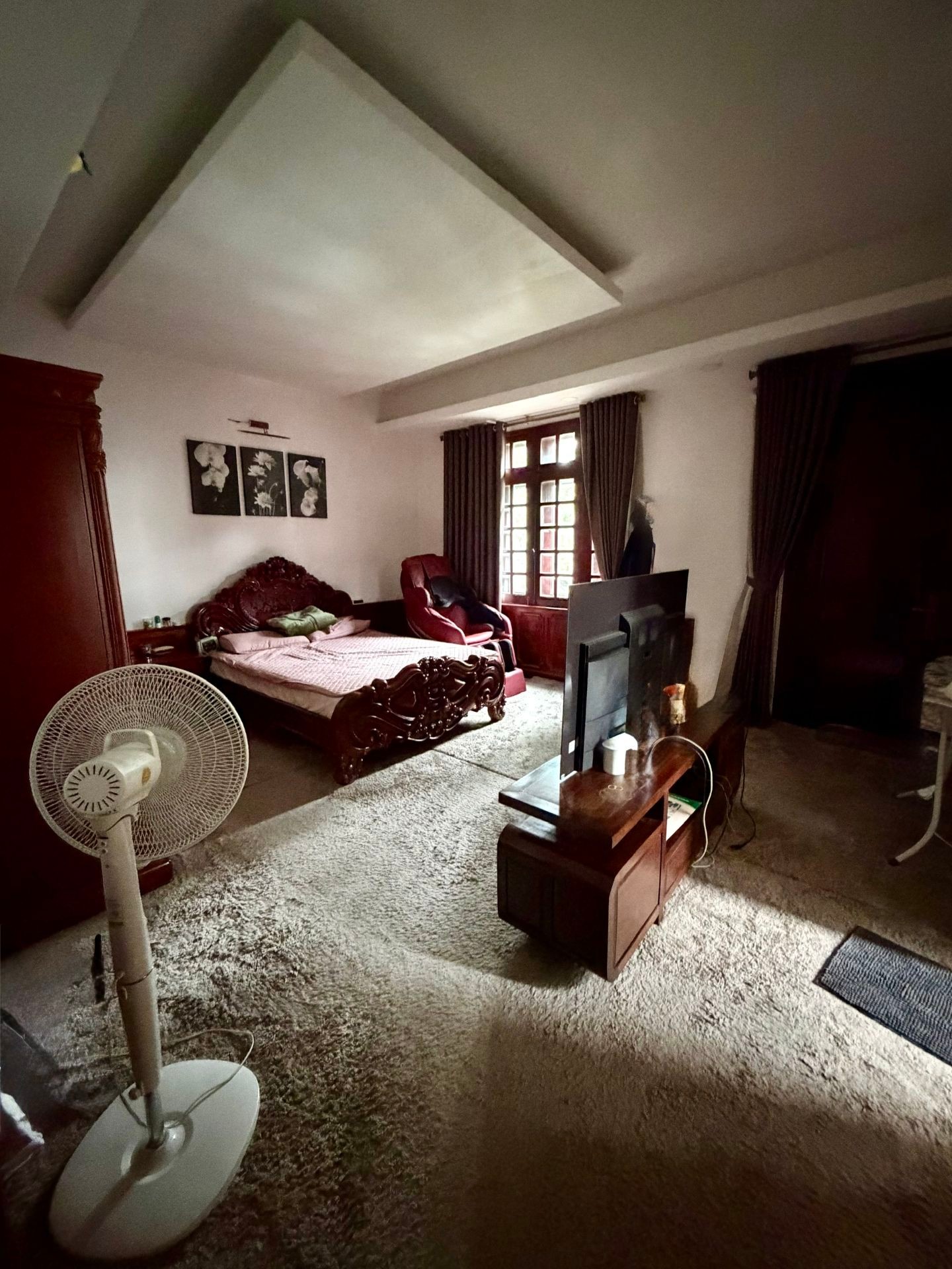 Bán nhà Nguyễn Duy Trinh - diện tích 253.7m2 4 tầng - Lô góc 3 mặt thoáng - giá 92 tỷ