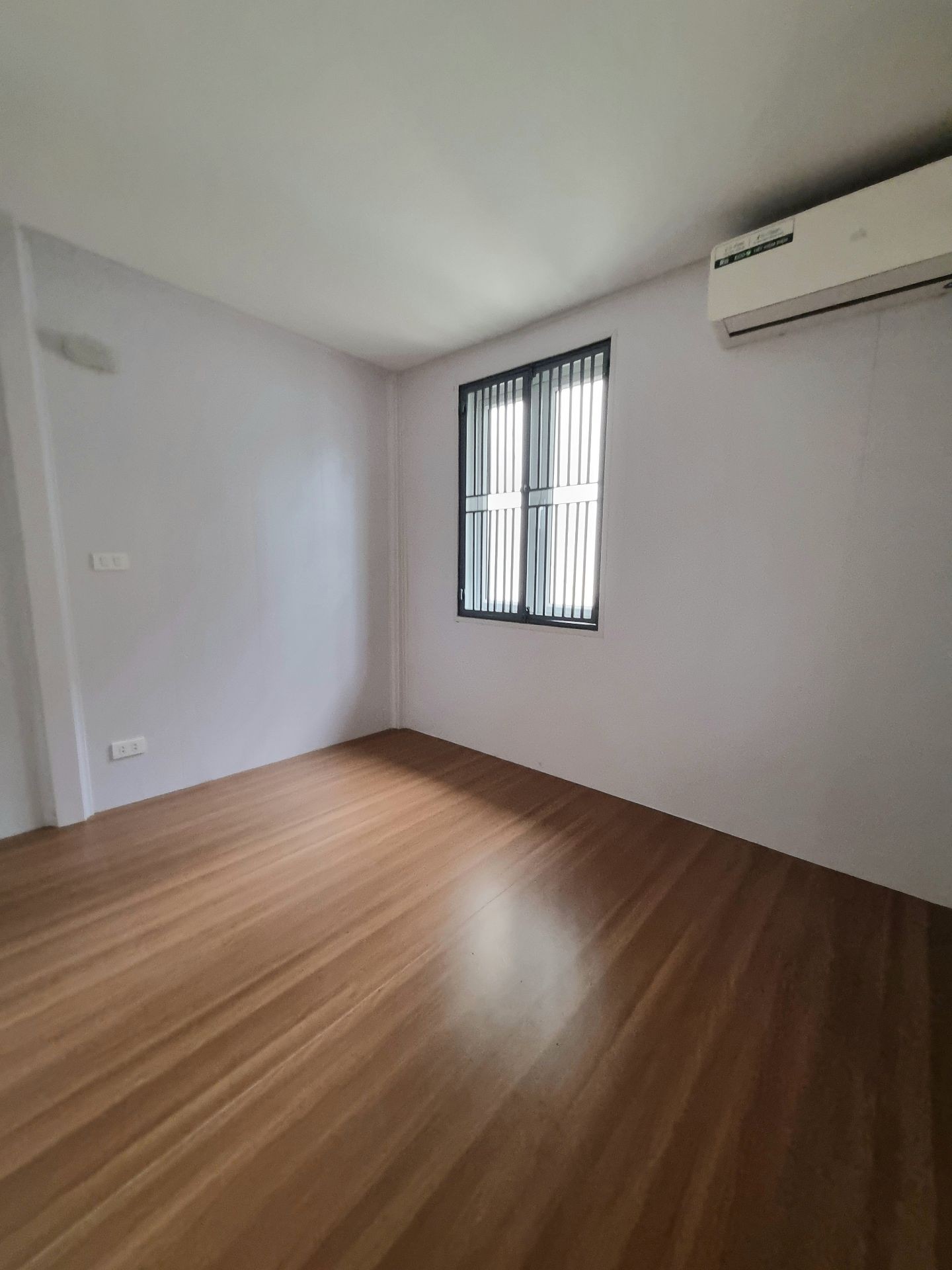 Bán nhà Mai Động - diện tích 46m2 2 tầng - Phân khúc hiếm - giá 2,6 tỷ