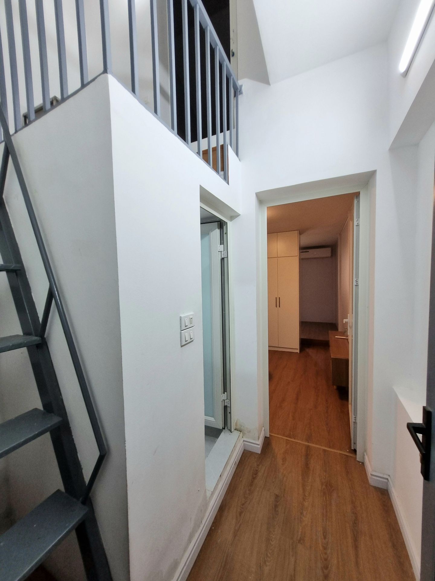 Bán nhà Mai Động - diện tích 46m2 2 tầng - Phân khúc hiếm - giá 2,6 tỷ