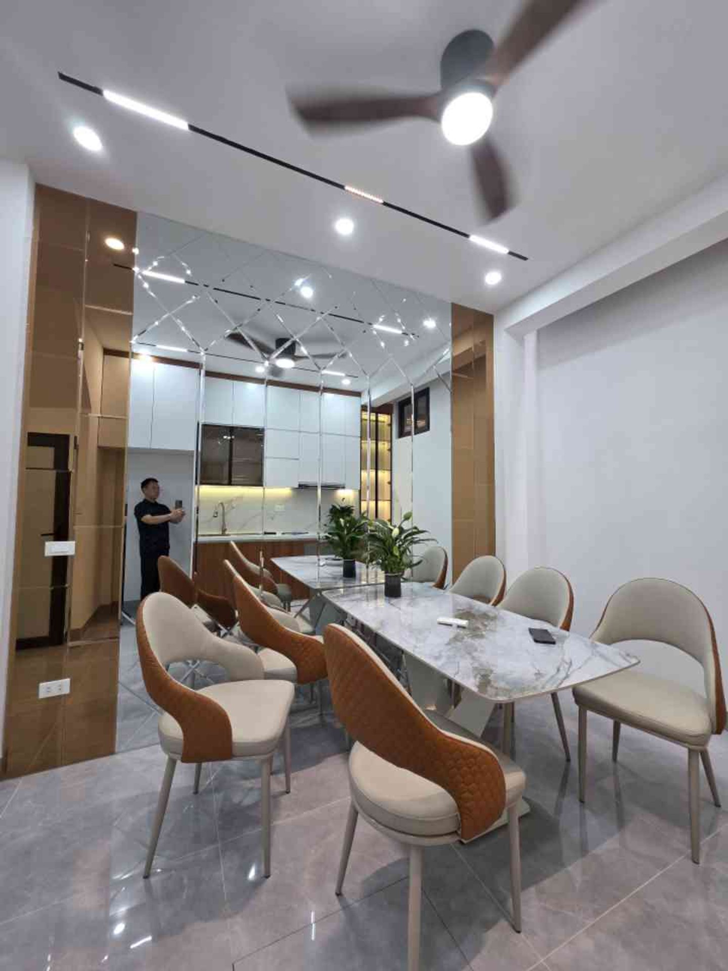 Bán nhà Bằng Liệt - diện tích 42m2 4 tầng - Ô tô đỗ cửa - giá 9,9 tỷ
