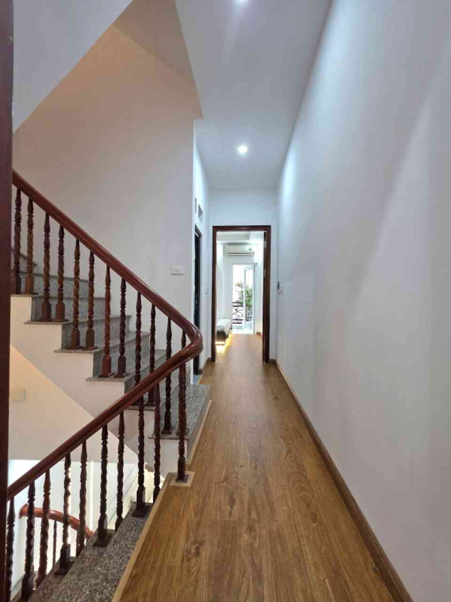 Bán nhà Bằng Liệt - diện tích 42m2 4 tầng - Ô tô đỗ cửa - giá 9,9 tỷ