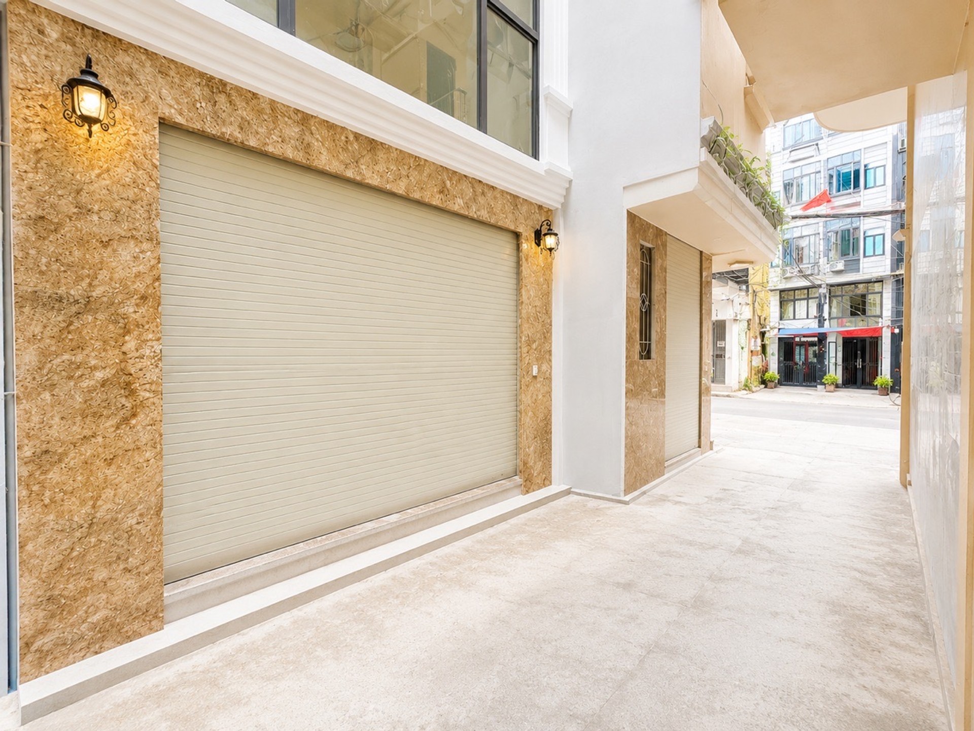 Bán nhà Bạch Mai - diện tích 35m2 6 tầng - Ô TÔ ĐỖ CỬA - giá 14,3 tỷ