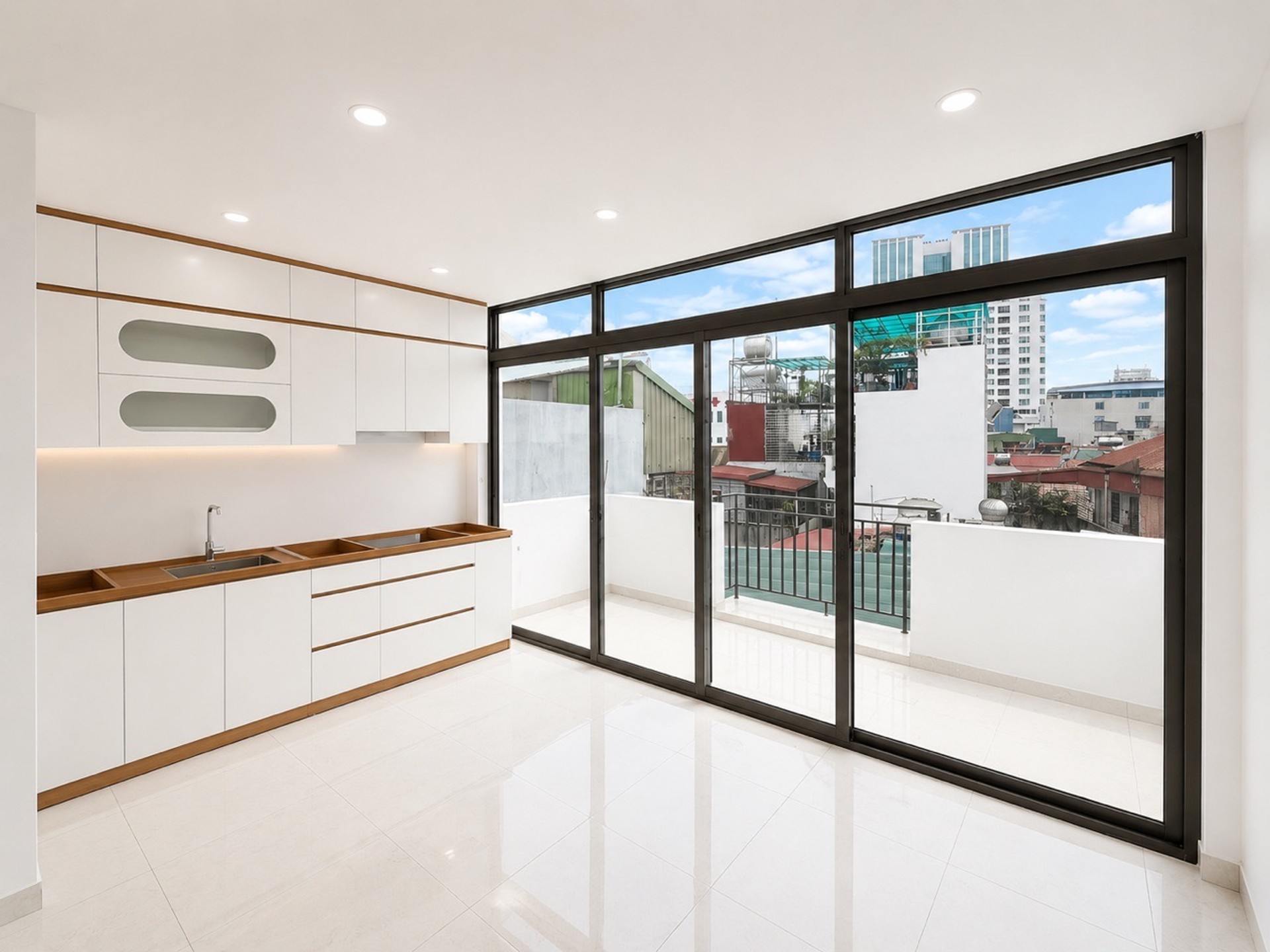 Bán nhà Bạch Mai - diện tích 35m2 6 tầng - Ô TÔ ĐỖ CỬA - giá 14,3 tỷ