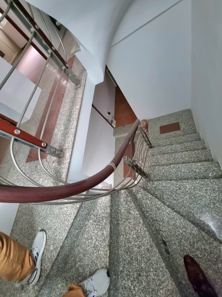 Bán nhà Hoàng Mai - diện tích 56m2 3 tầng - gần ô tô - giá 10,7 tỷ