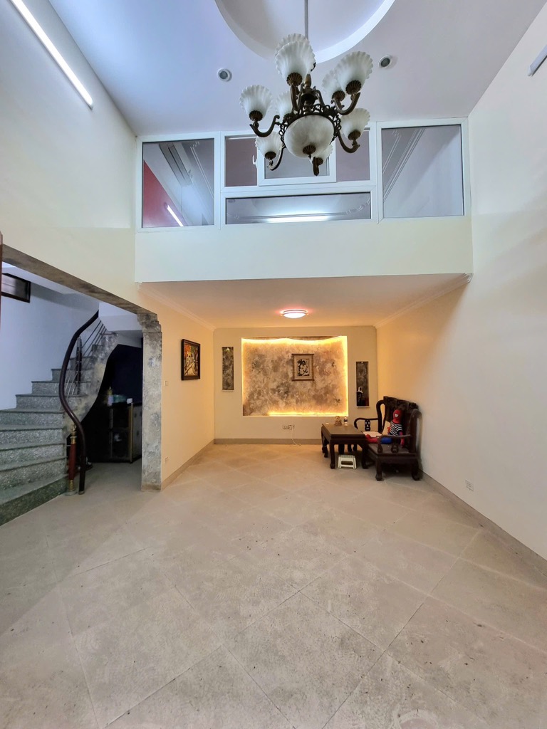 Bán nhà Hoàng Mai - diện tích 56m2 3 tầng - gần ô tô - giá 10,7 tỷ