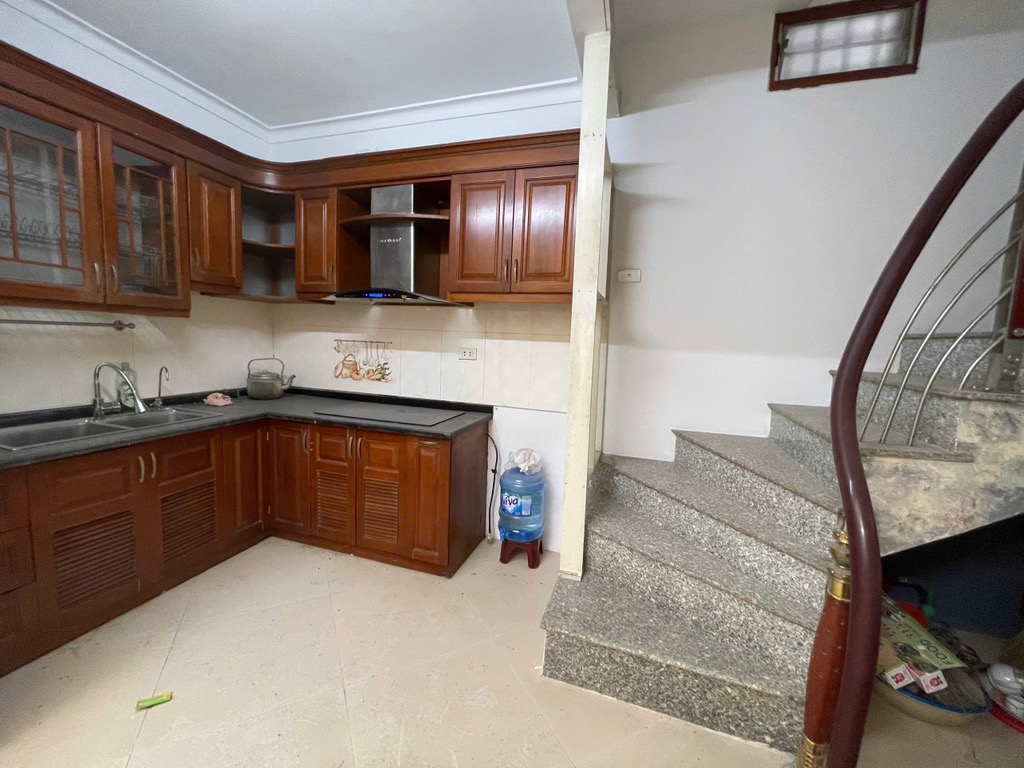 Bán nhà Hoàng Mai - diện tích 56m2 3 tầng - gần ô tô - giá 10,7 tỷ