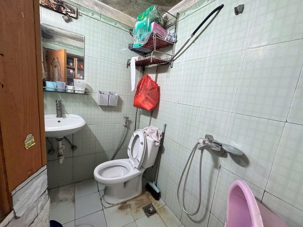 Bán nhà Tạ Quang Bửu - diện tích 60m2 1 tầng - Ô tô đỗ chân cầu thang - giá 4,3 tỷ