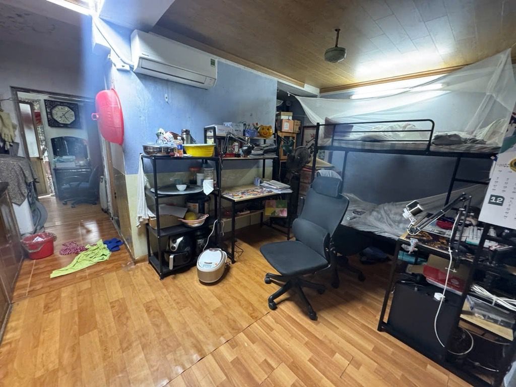 Bán nhà Tạ Quang Bửu - diện tích 60m2 1 tầng - Ô tô đỗ chân cầu thang - giá 4,3 tỷ