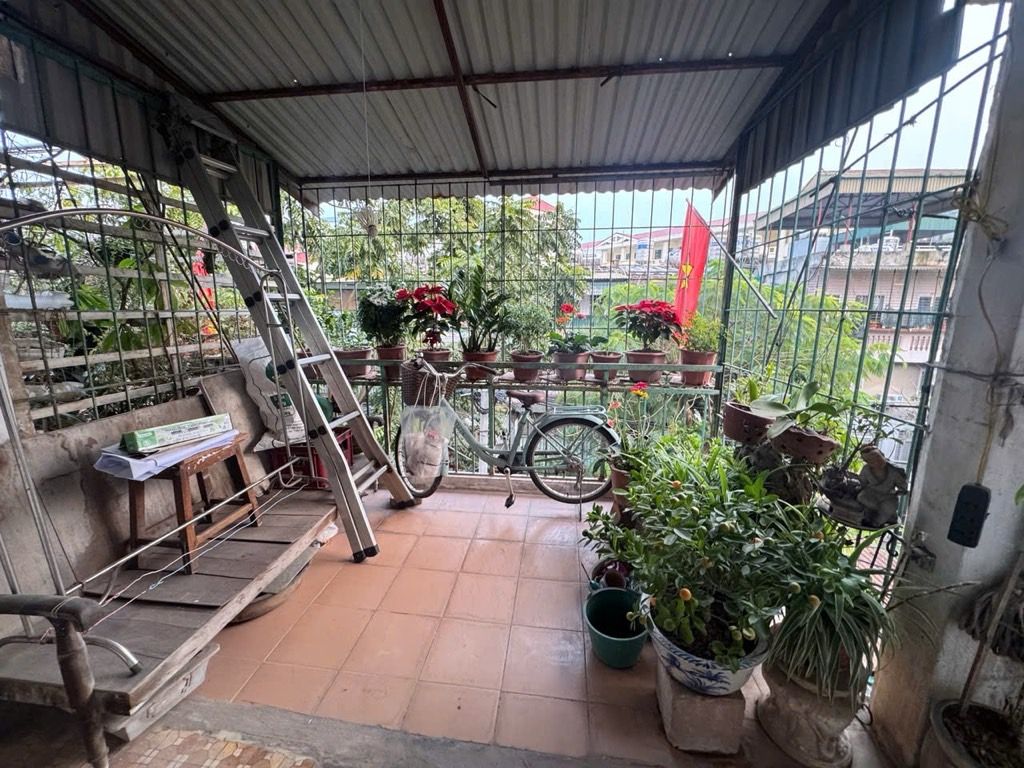 Bán nhà Tạ Quang Bửu - diện tích 60m2 1 tầng - Ô tô đỗ chân cầu thang - giá 4,3 tỷ