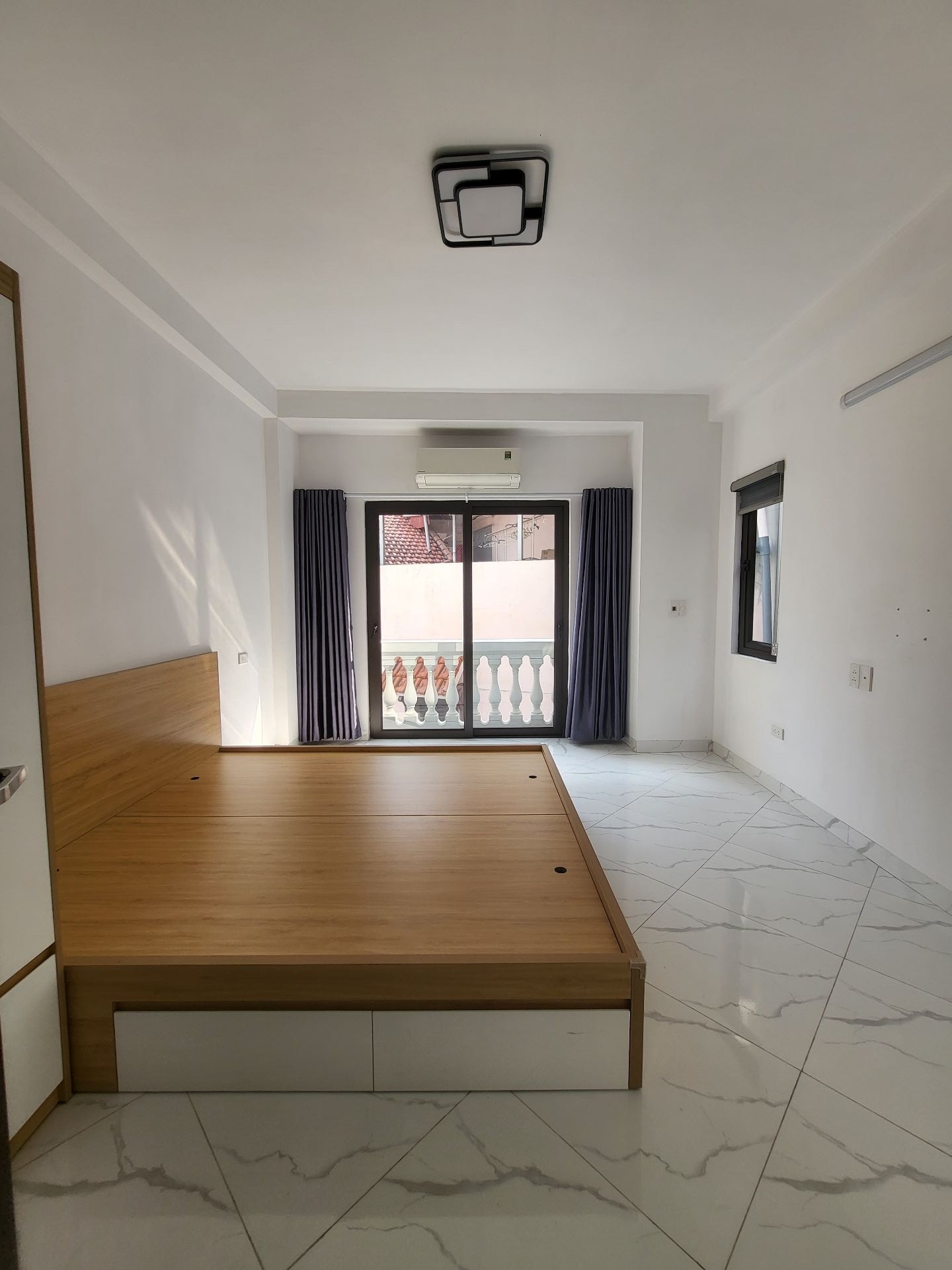 Bán nhà Kim Ngưu - diện tích 30m2 5 tầng - Ô TÔ NHỎ ĐỖ CỬA - giá 9,4 tỷ