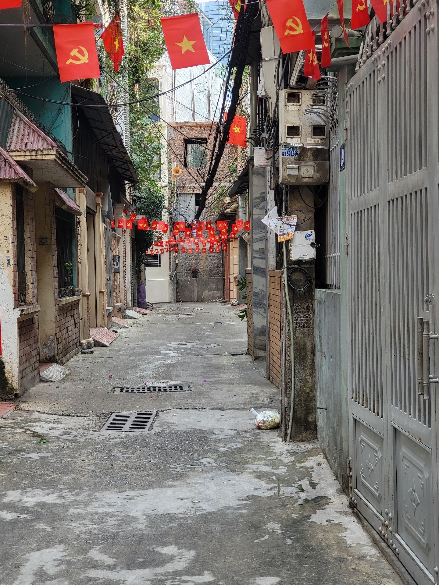 Bán nhà Kim Ngưu - diện tích 30m2 5 tầng - Ô TÔ NHỎ ĐỖ CỬA - giá 9,4 tỷ