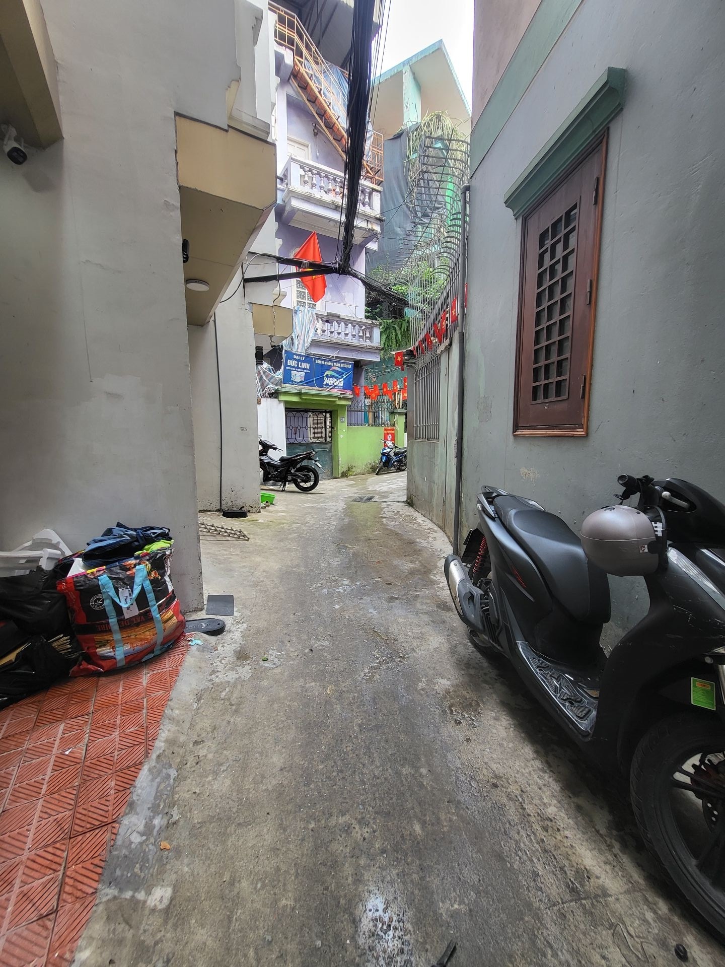Bán nhà Kim Ngưu - diện tích 30m2 5 tầng - Ô TÔ NHỎ ĐỖ CỬA - giá 9,4 tỷ